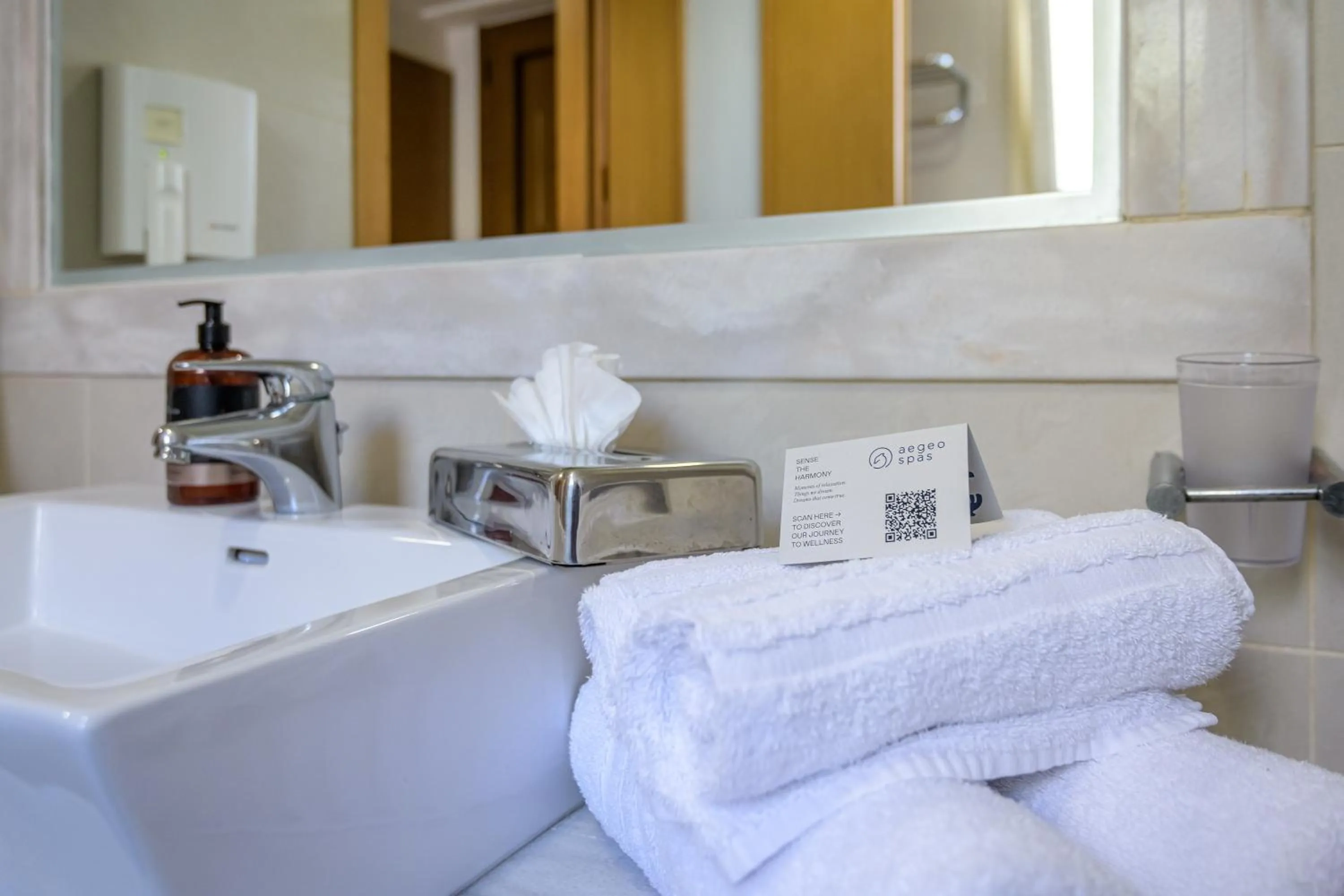 Bed in Natura Park Village Hotel & Spa