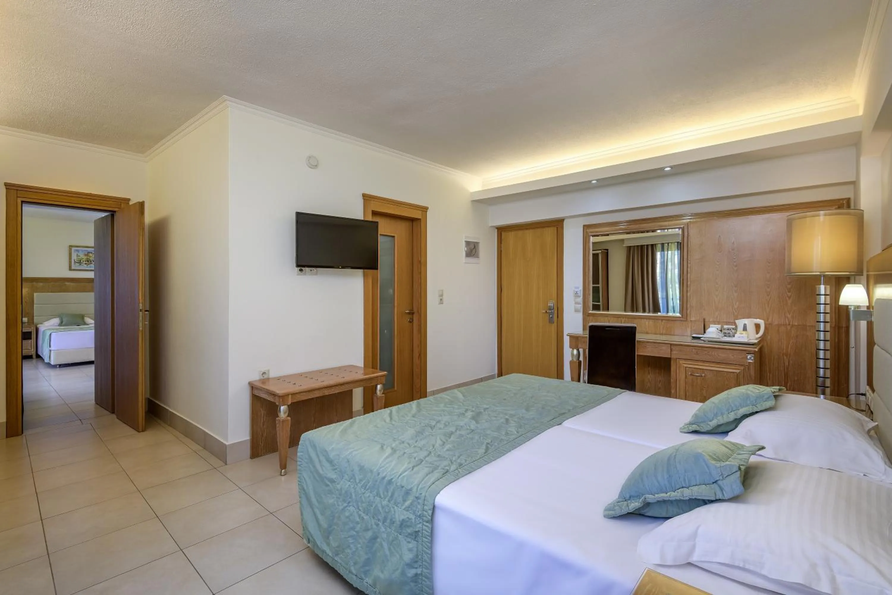 Bed in Natura Park Village Hotel & Spa