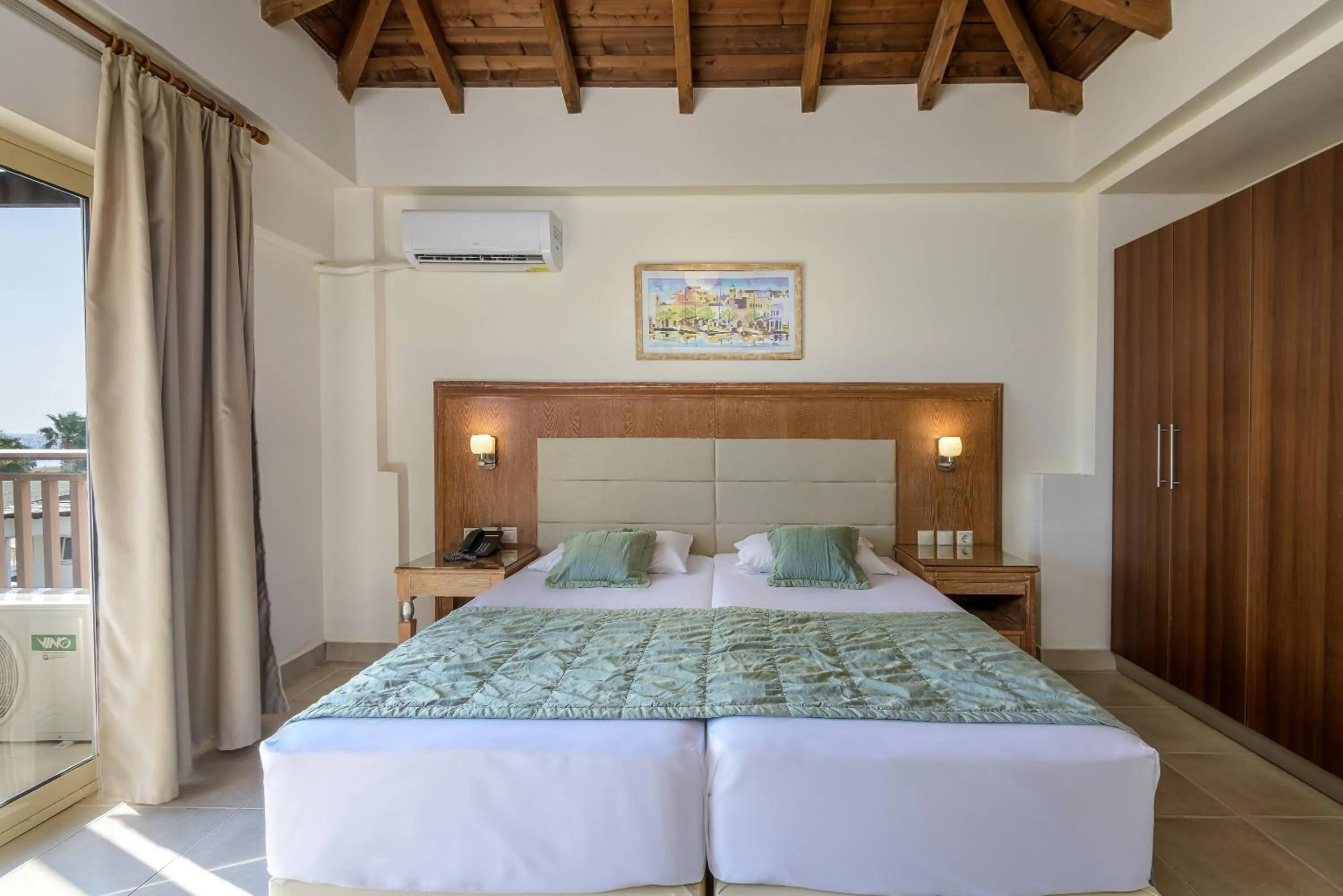 Bed in Natura Park Village Hotel & Spa