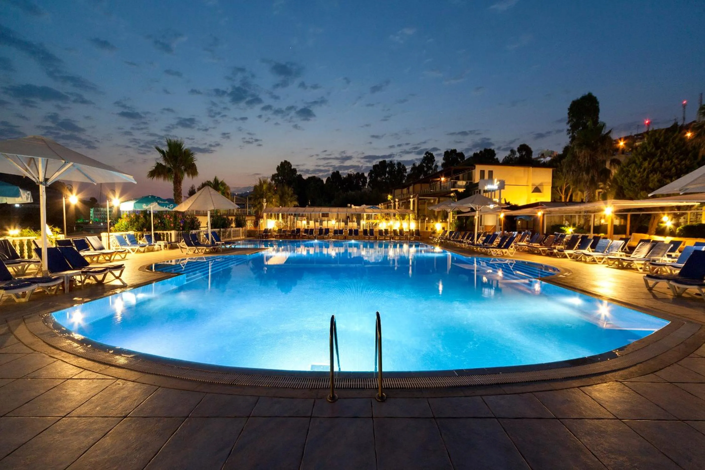 Swimming pool in Golden Age Hotel Yalıkavak Bodrum