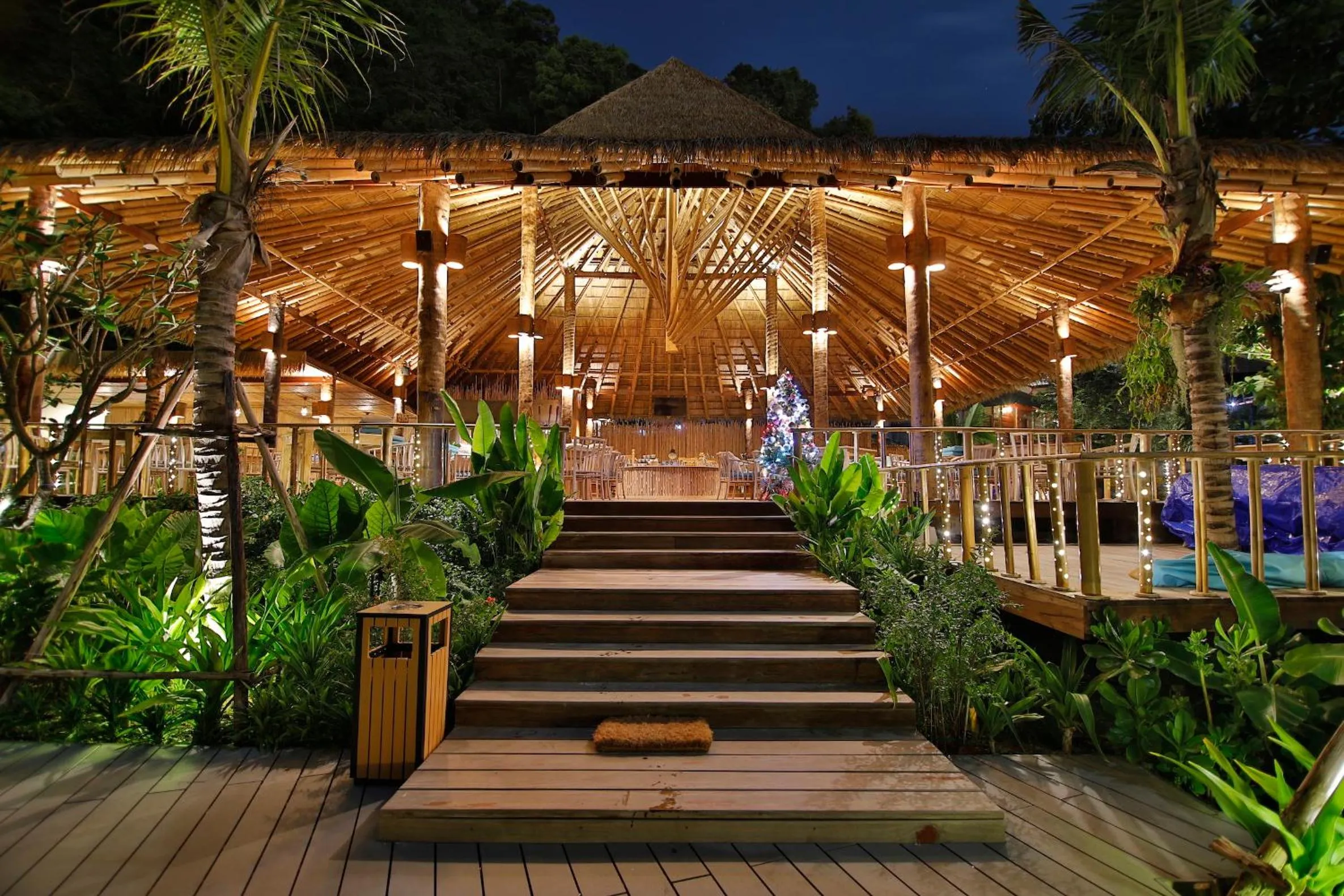 Restaurant/places to eat in Phi Phi CoCo Beach Resort