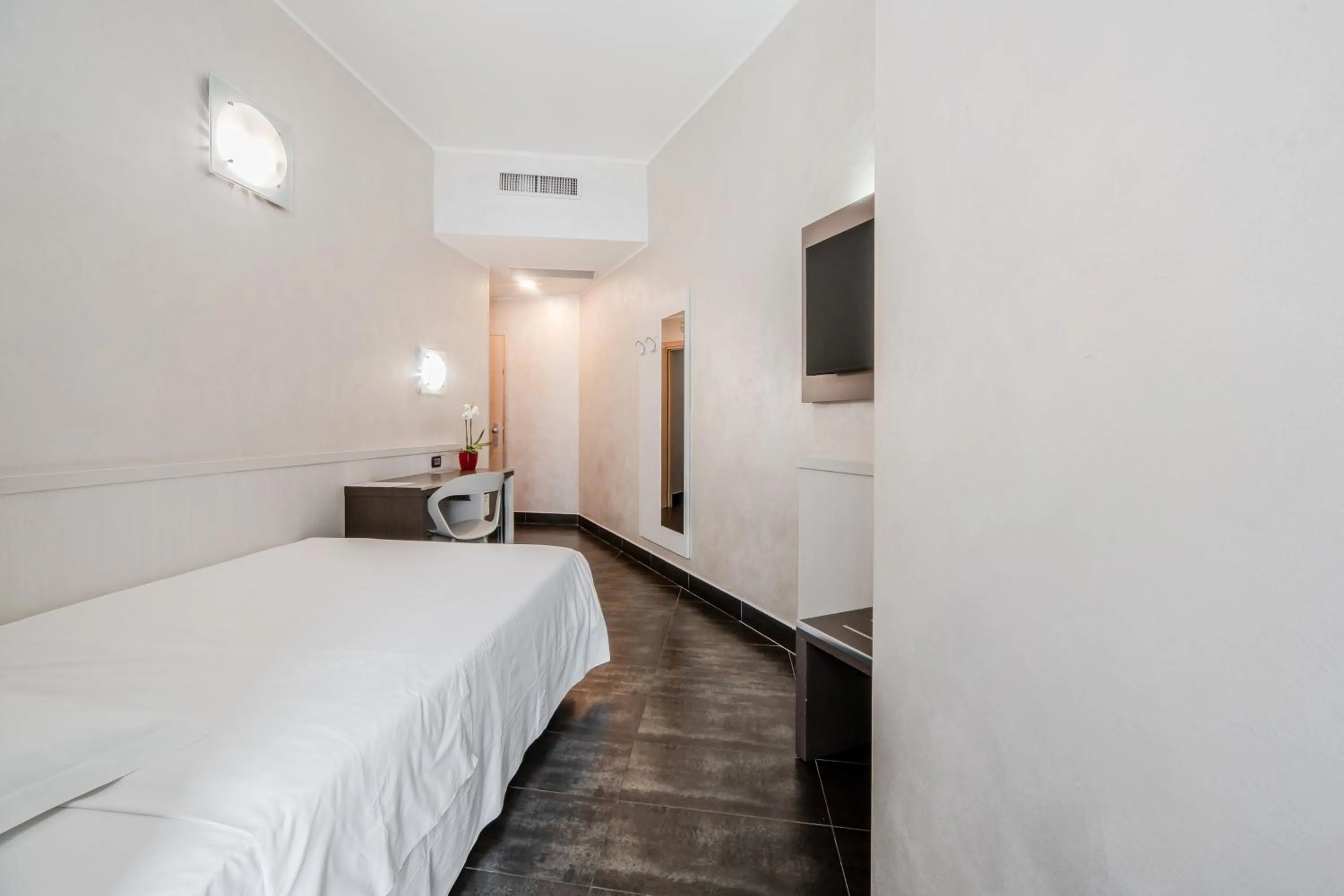 Bed in Hotel Milano Navigli