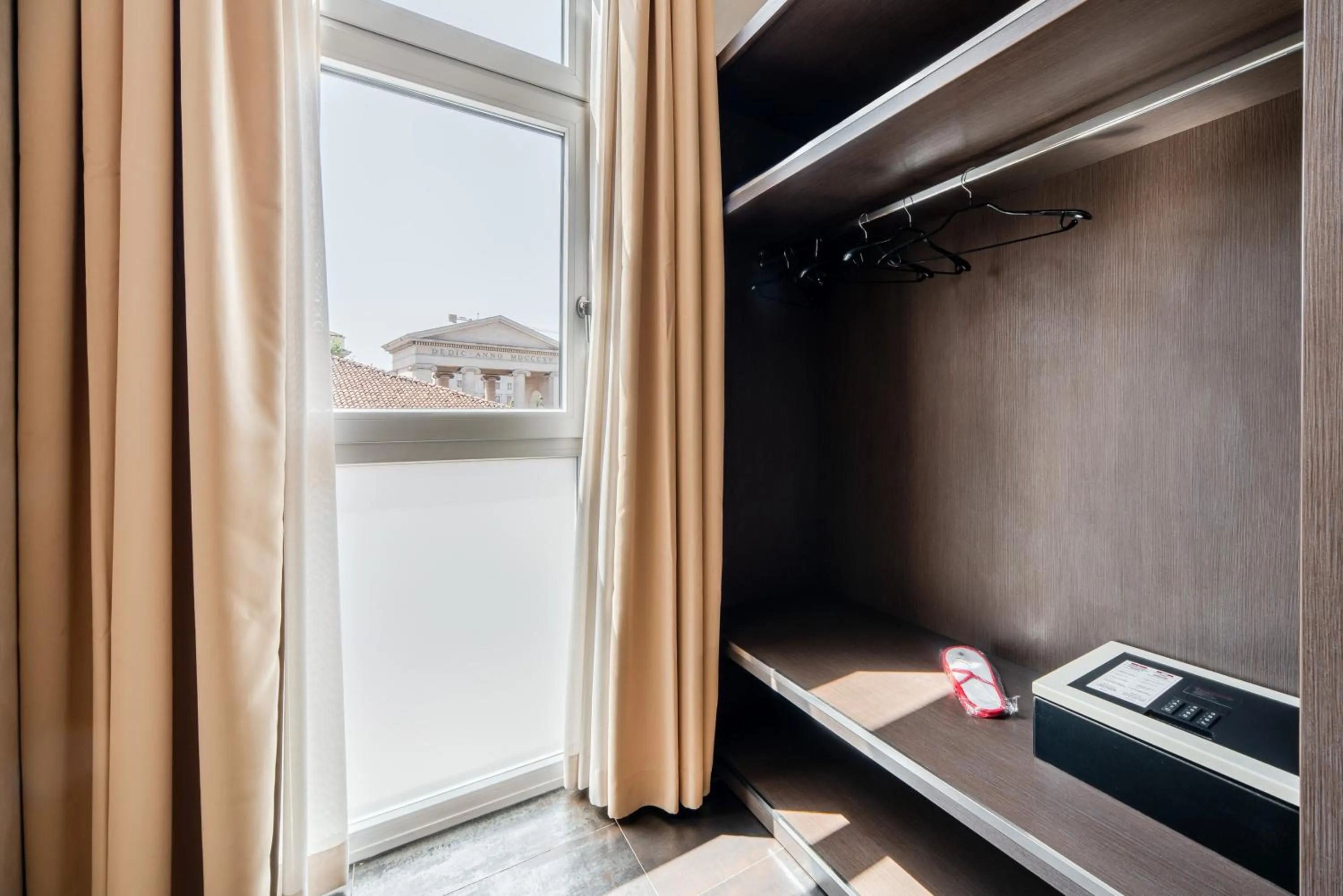 Photo of the whole room in Hotel Milano Navigli