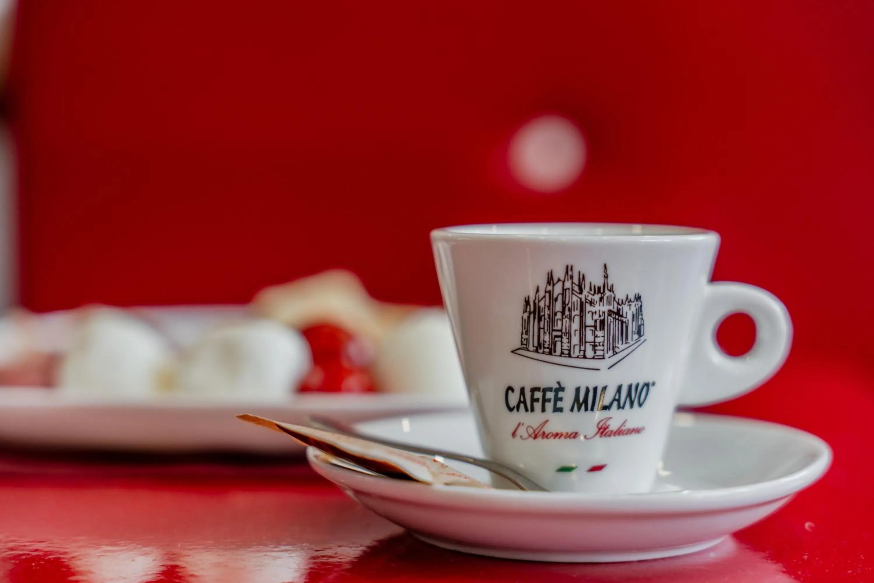 Food and drinks in Hotel Milano Navigli