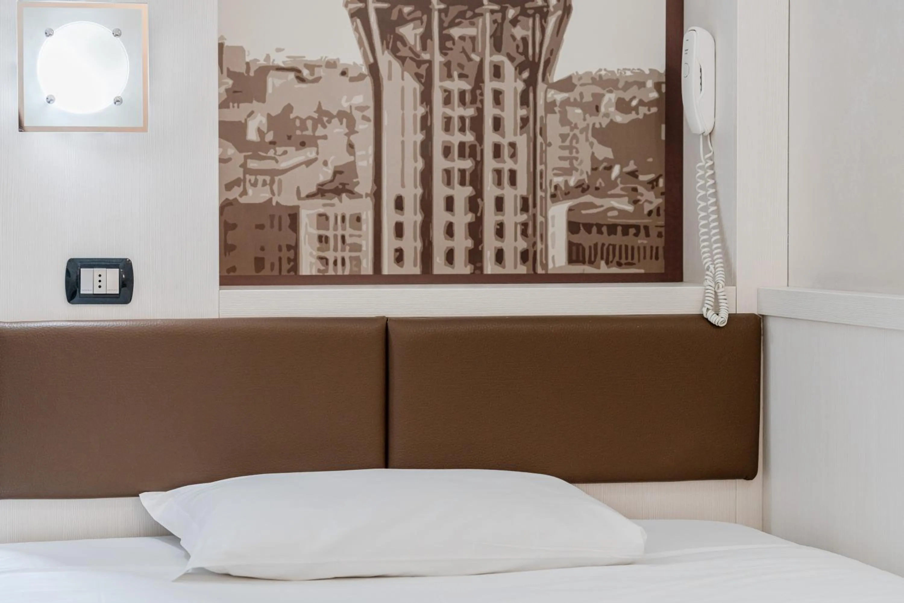 Bed in Hotel Milano Navigli