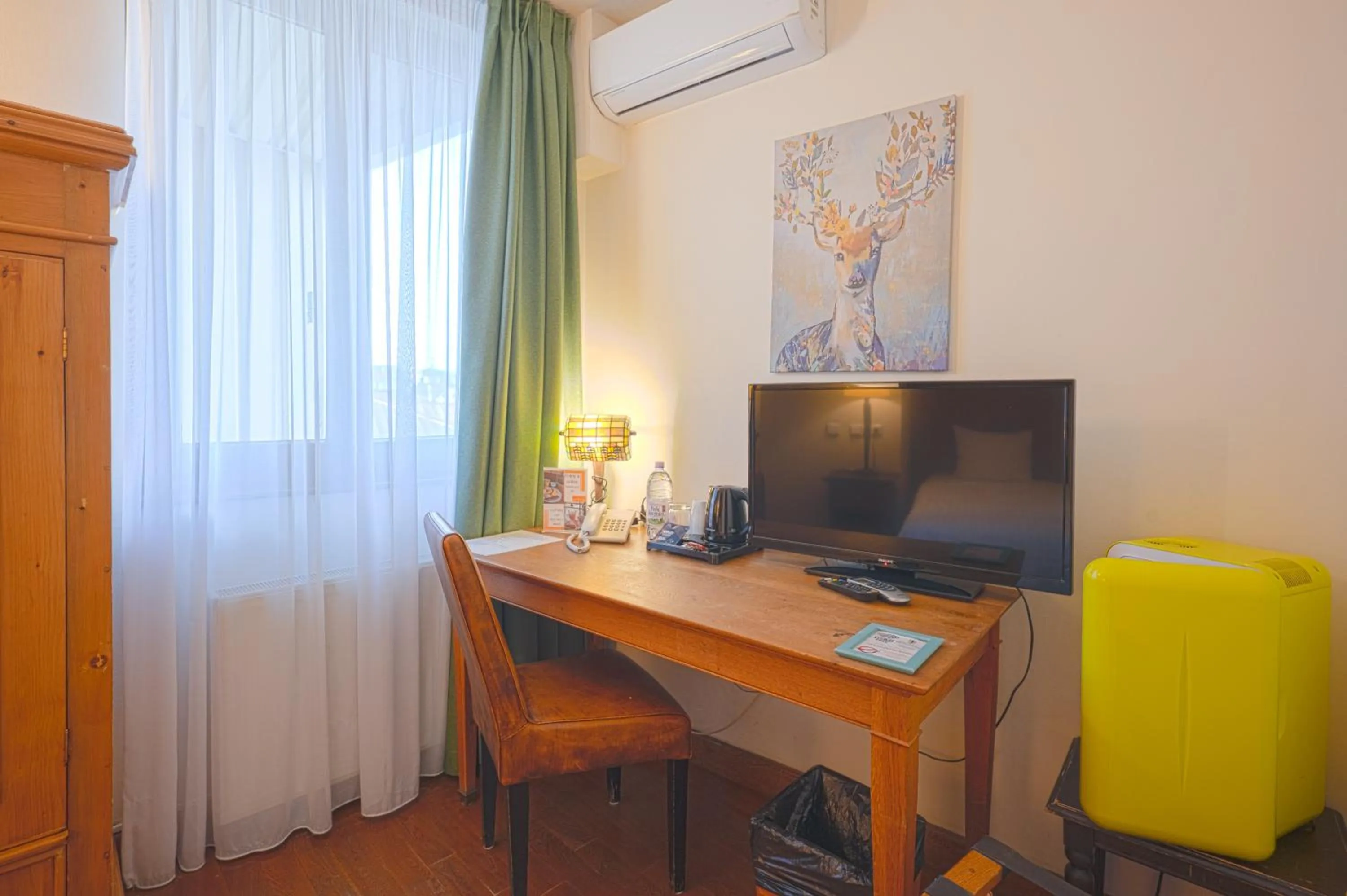 Bedroom in Rembrandt Old Town