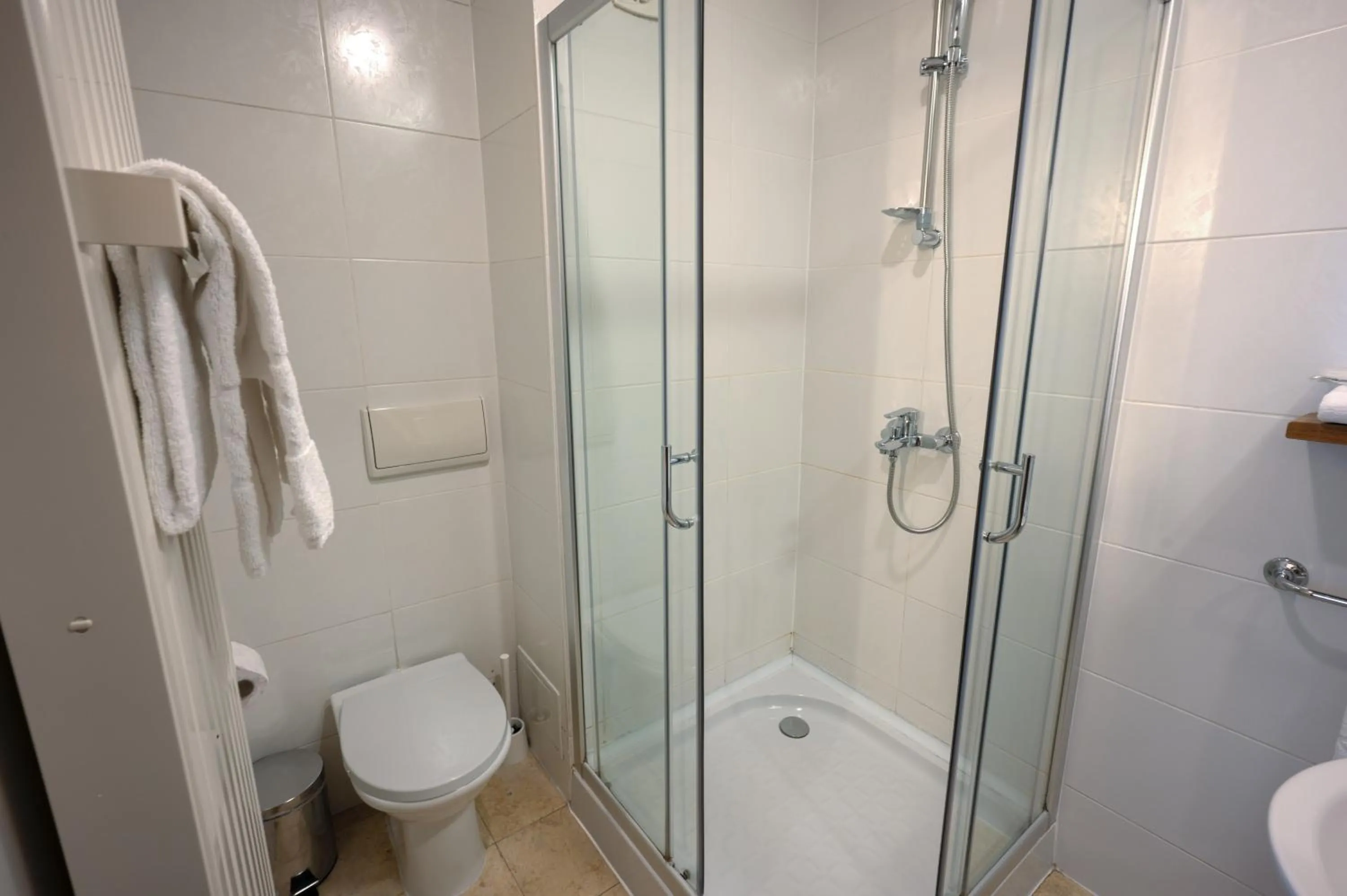 Shower in Rembrandt Old Town