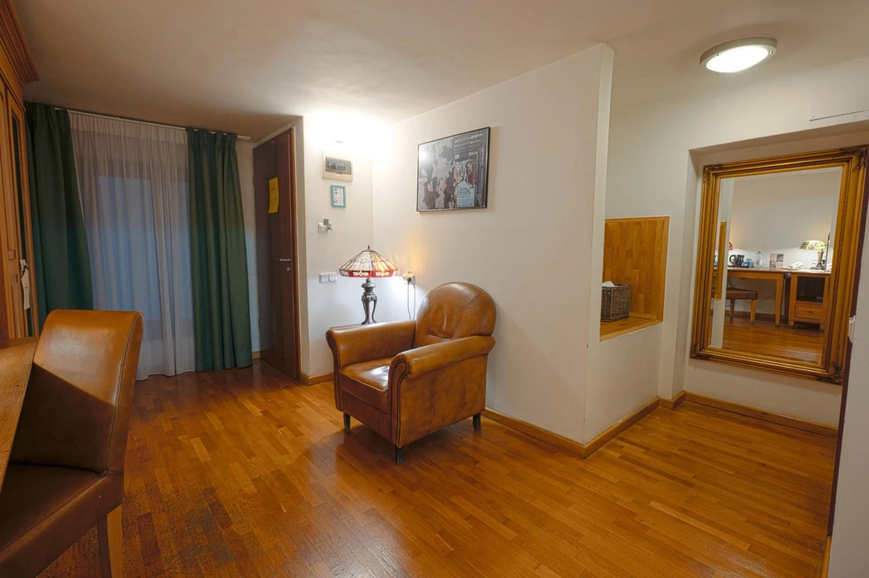 Photo of the whole room in Rembrandt Old Town