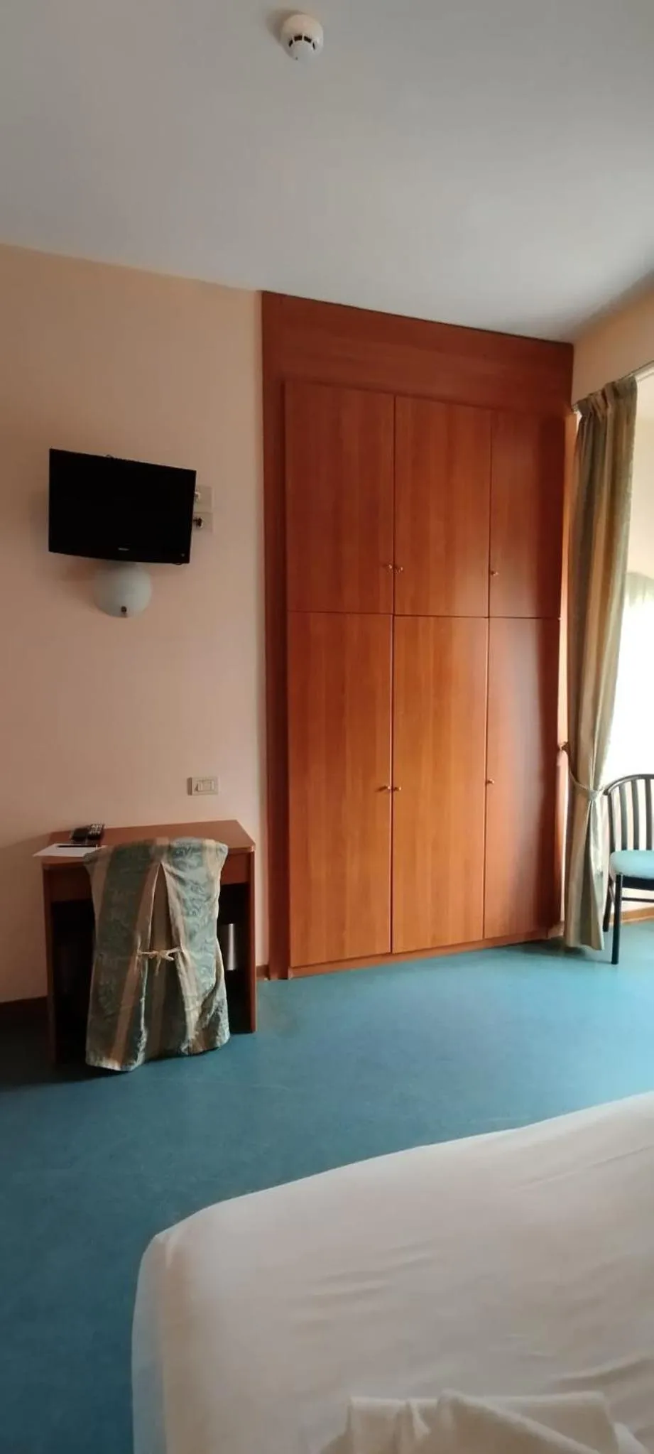 TV and multimedia, Bed in Hotel Acerboli