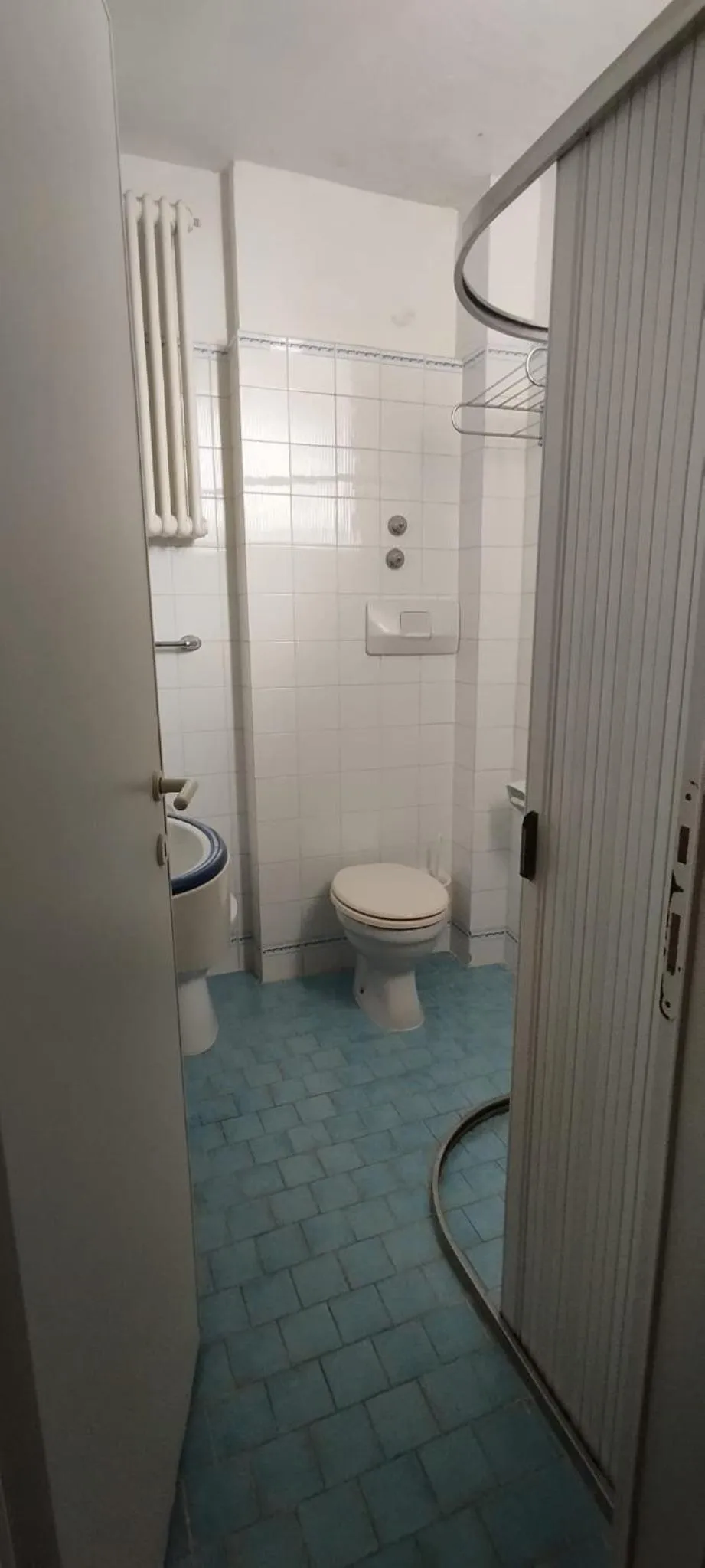 Shower in Hotel Acerboli