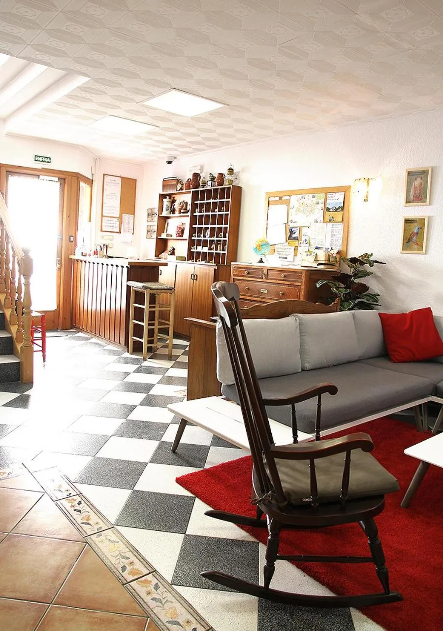 Communal lounge/ TV room in Hostal Fonda Prat