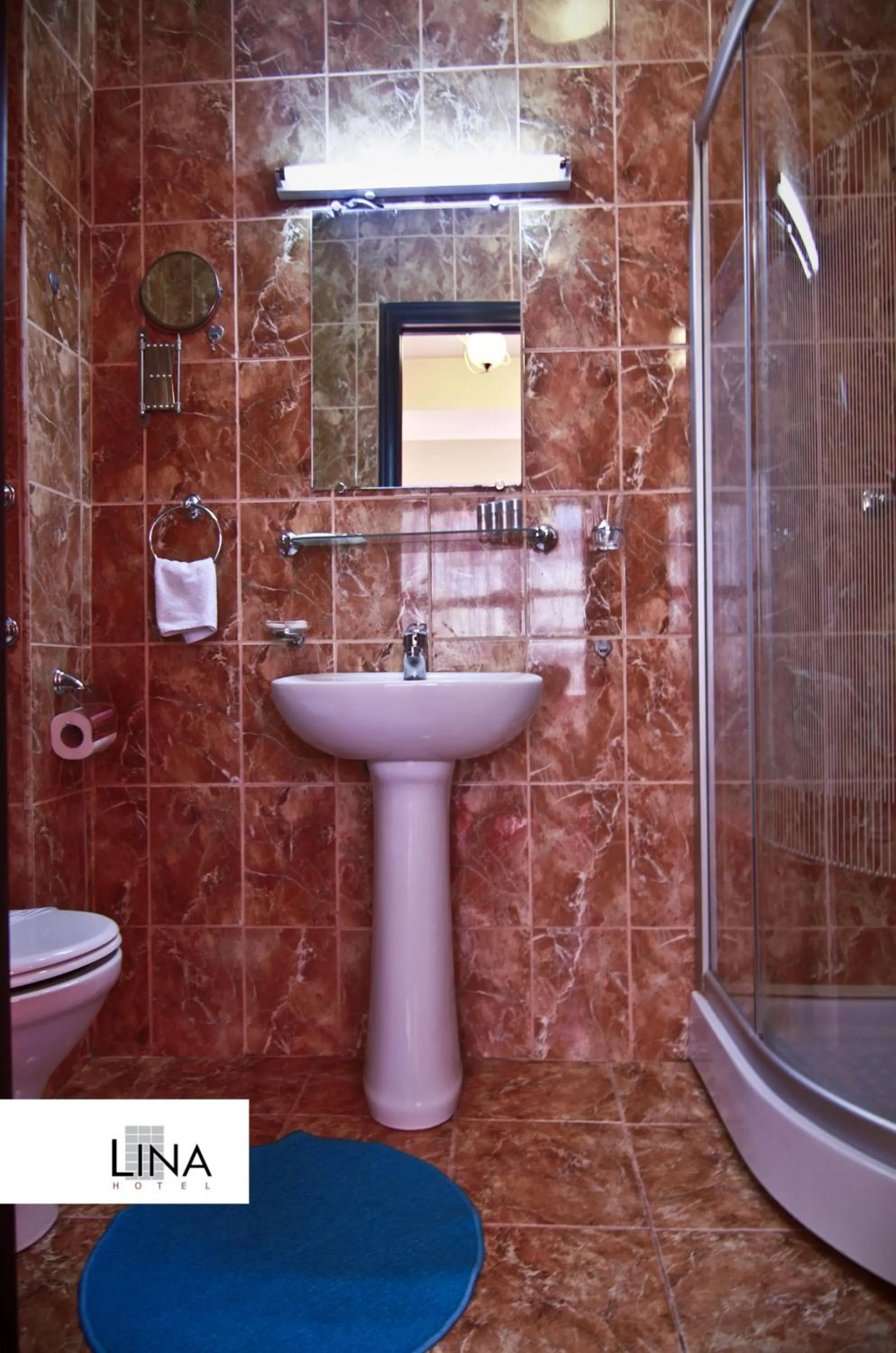 Toilet in Lina Hotel