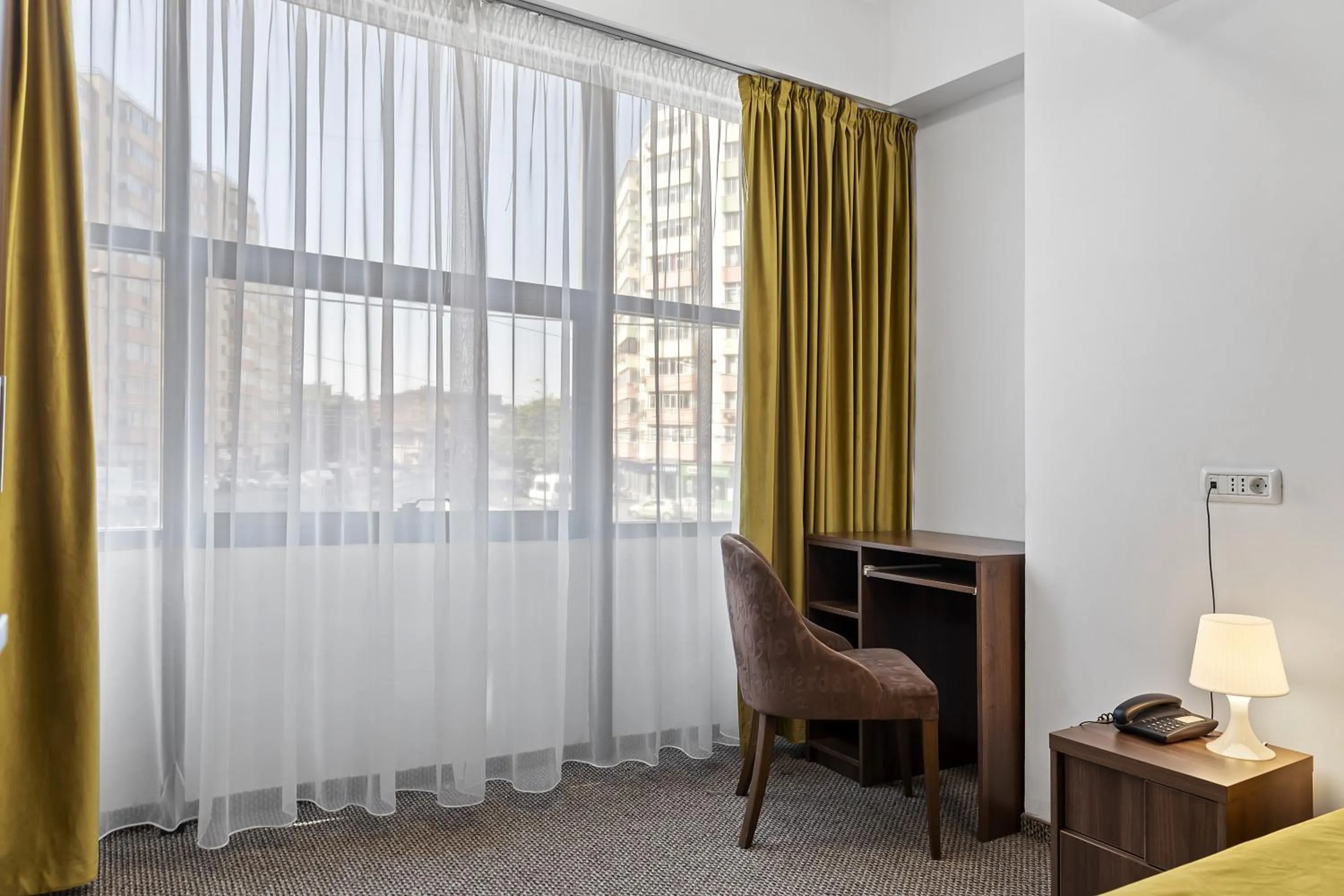 hair dresser, Bed in Lina Hotel