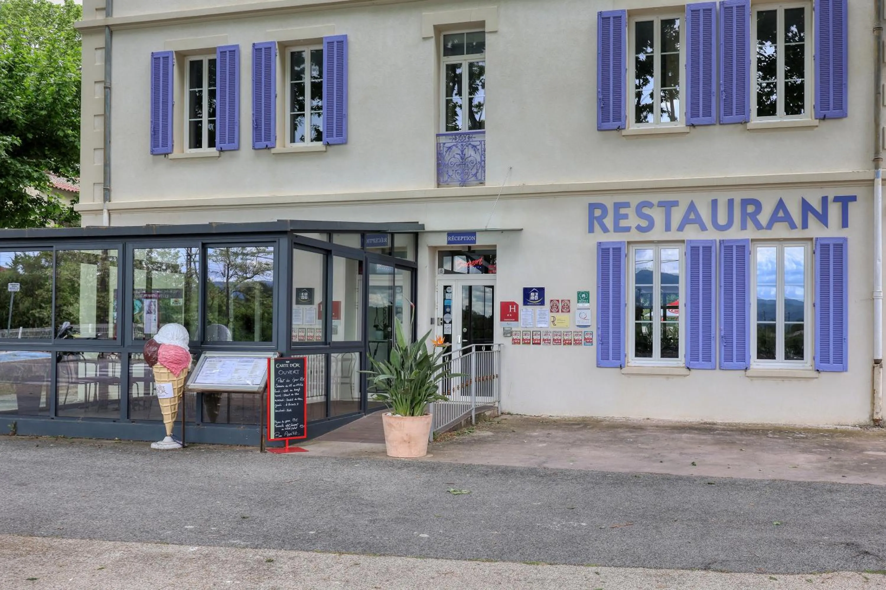 Hotel Restaurant Le Castel Fleuri