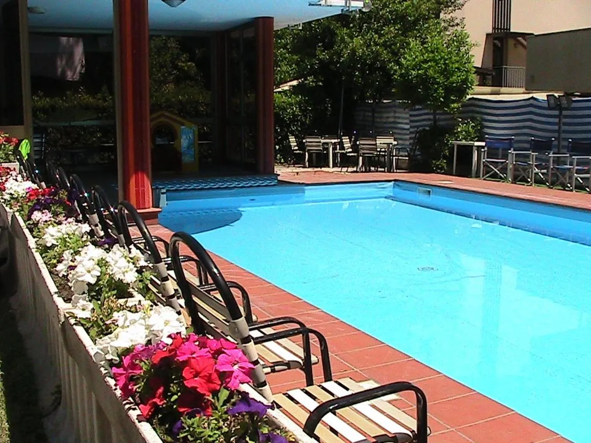 Table tennis in Hotel Universo