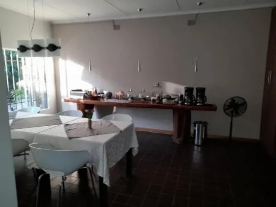 Breakfast in Bush Pillow Guest House