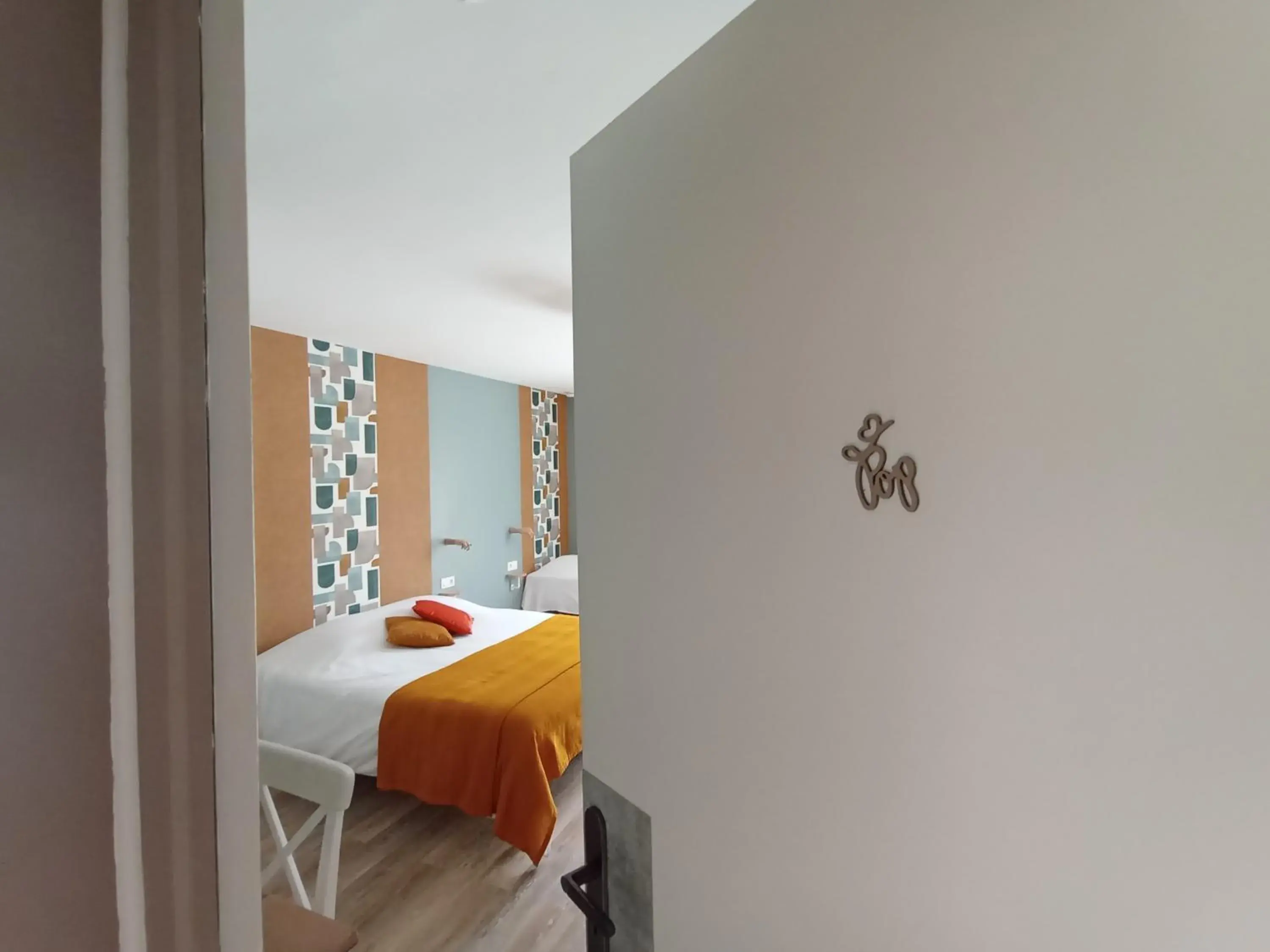 Comfort Triple Room with Shower in Chambres d'hotes " O Doux Matins " aux portes de Chinon Comfort Triple Room with Shower in Chambres d'hotes " O Doux Matins " aux portes de Chinon