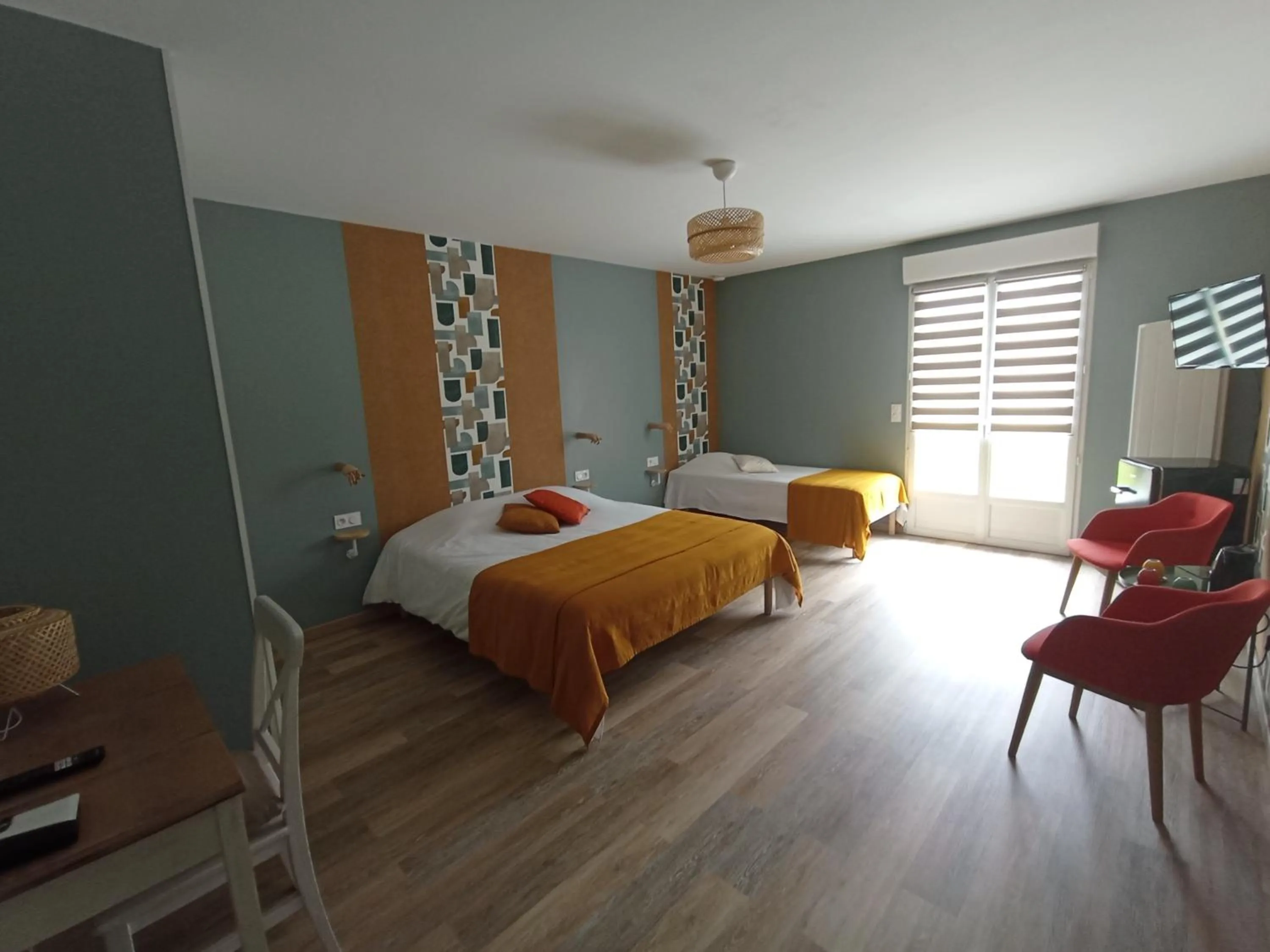 Photo of the whole room, Bed in Chambres et Tables d'hotes " O Doux Matins " aux portes de Chinon