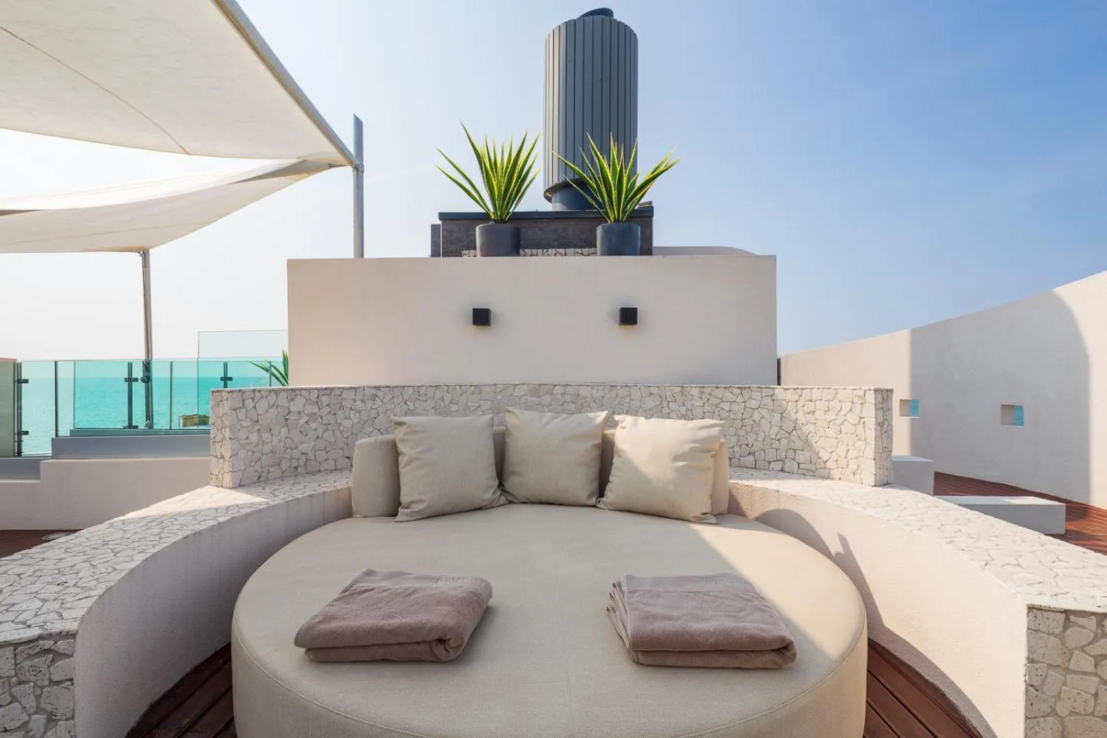 Solarium, Bed in Hotel Mariver