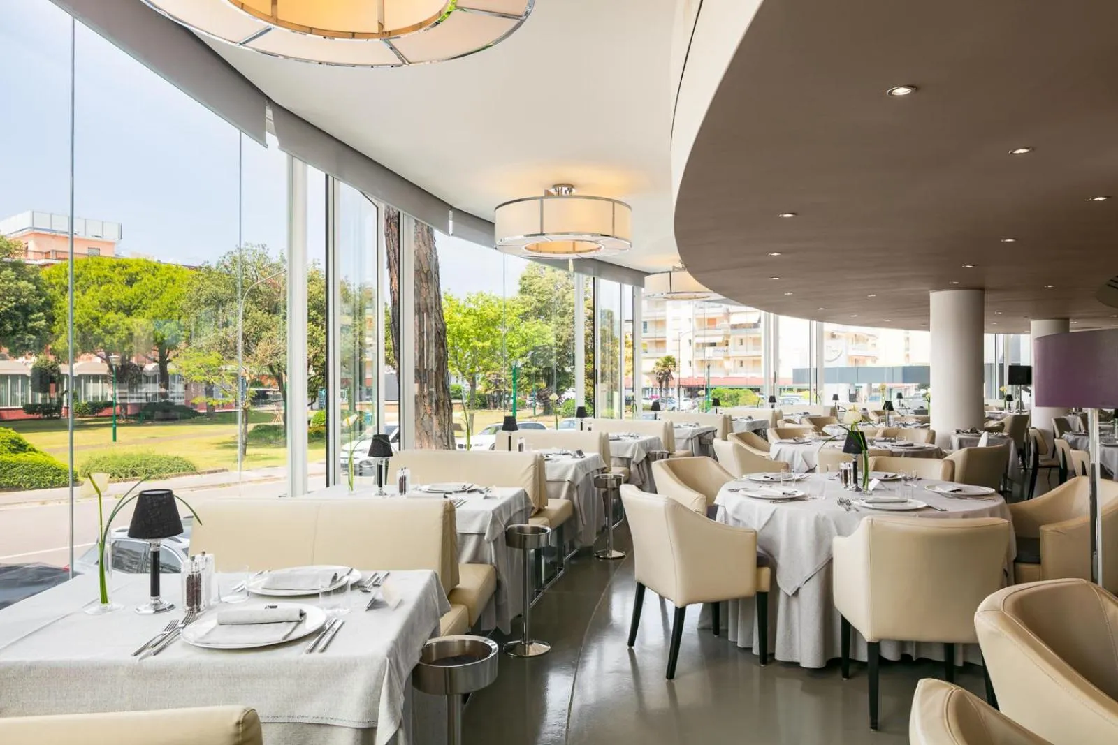 Restaurant/places to eat in Hotel Mariver