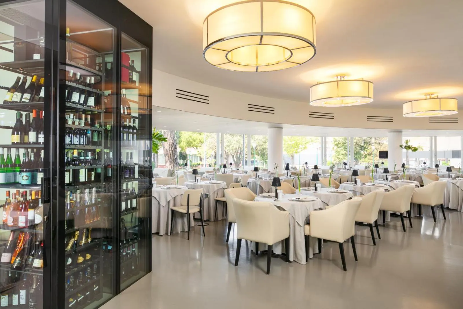 Restaurant/places to eat in Hotel Mariver