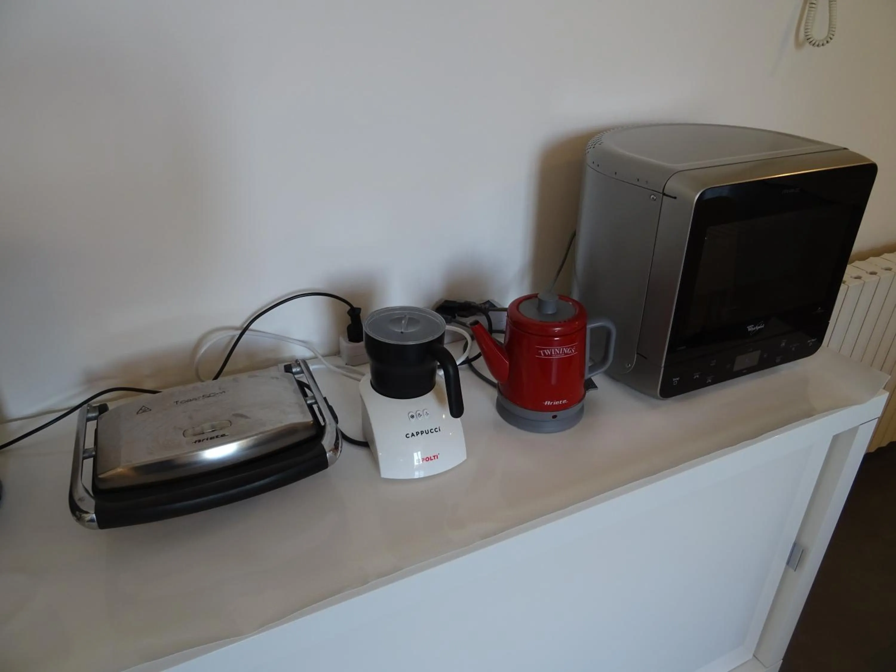 Coffee/tea facilities in CharmeRooms Villa Moroni