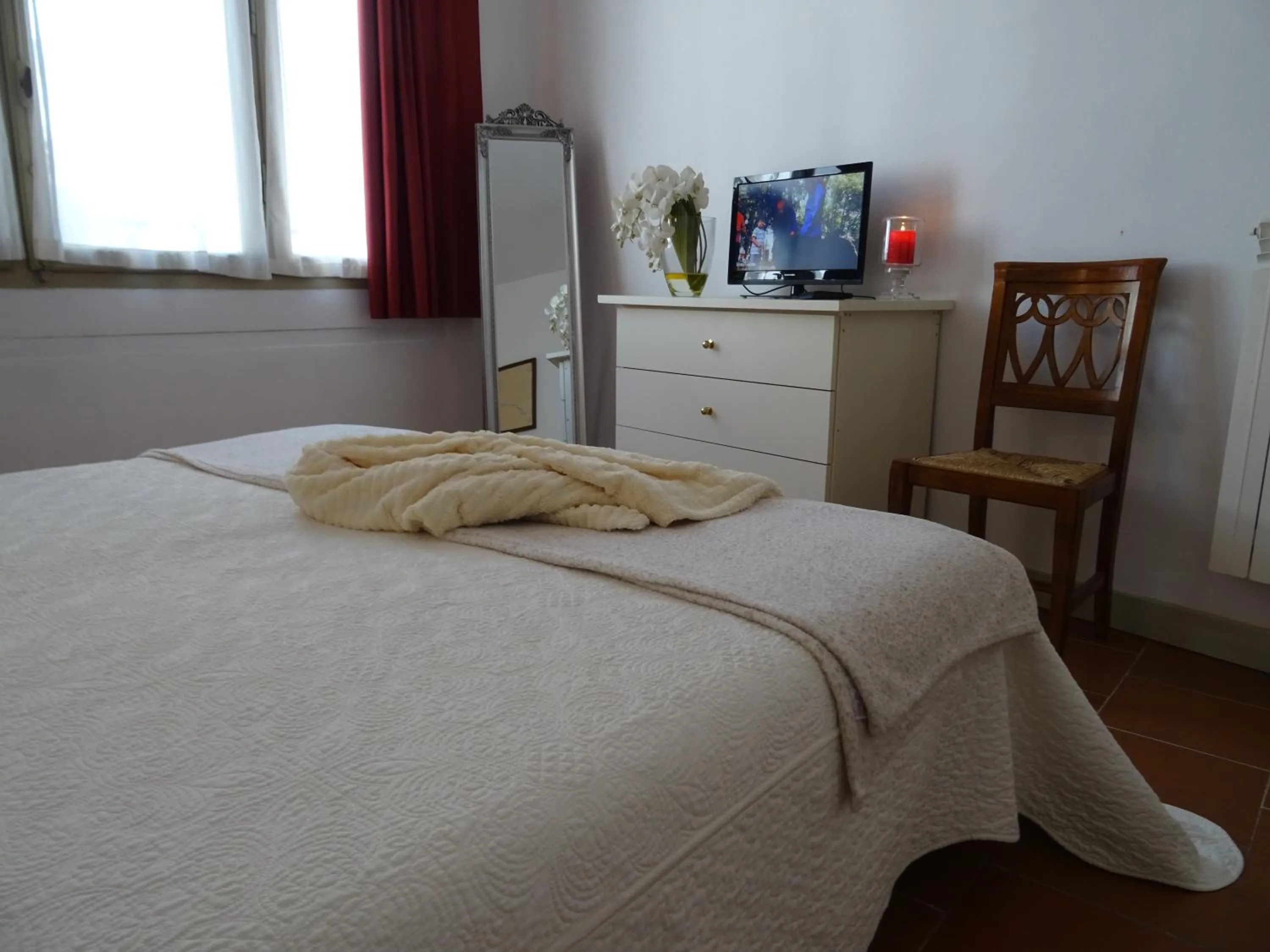 Bed in CharmeRooms Villa Moroni