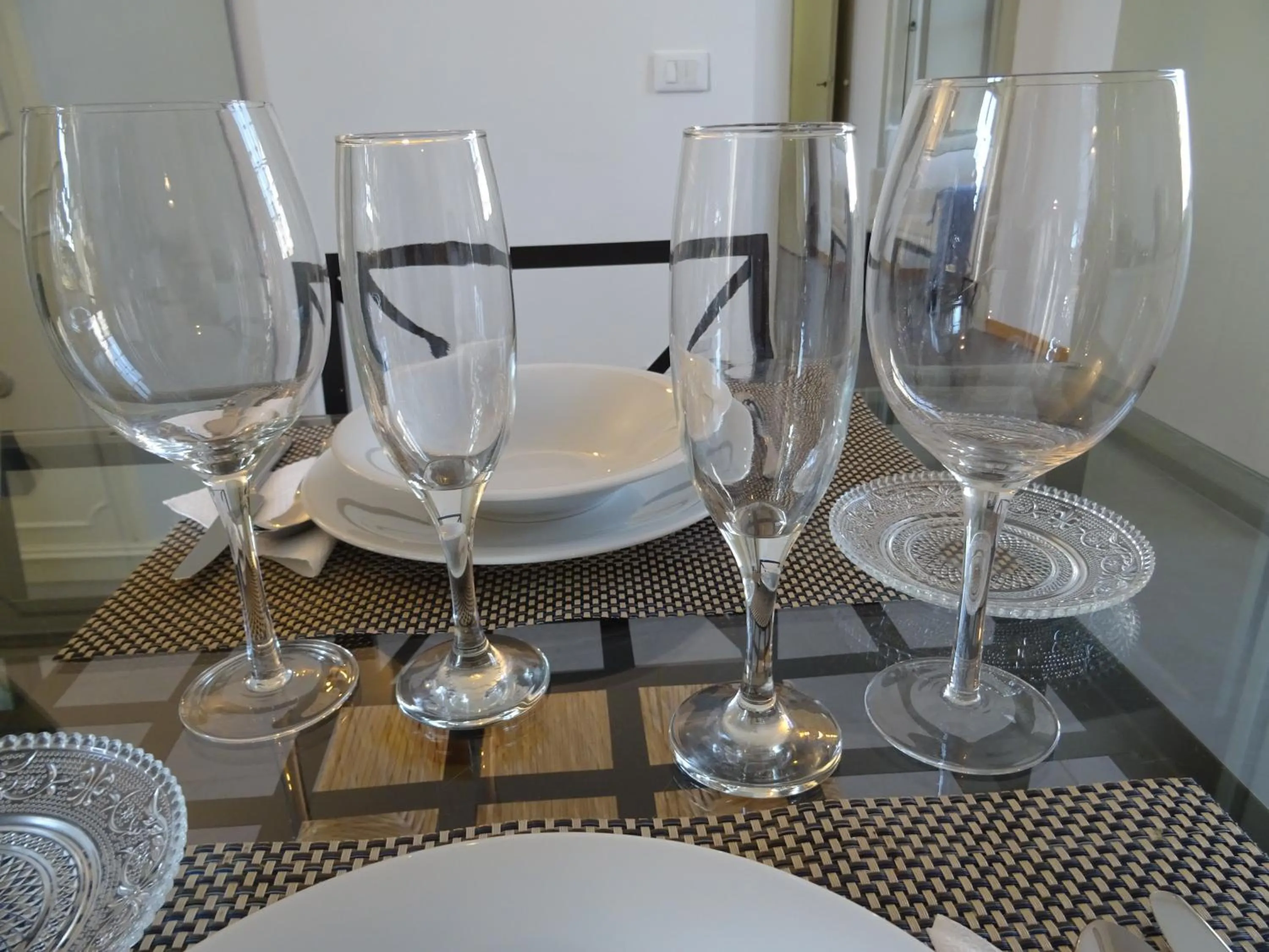 Dining area in CharmeRooms Villa Moroni