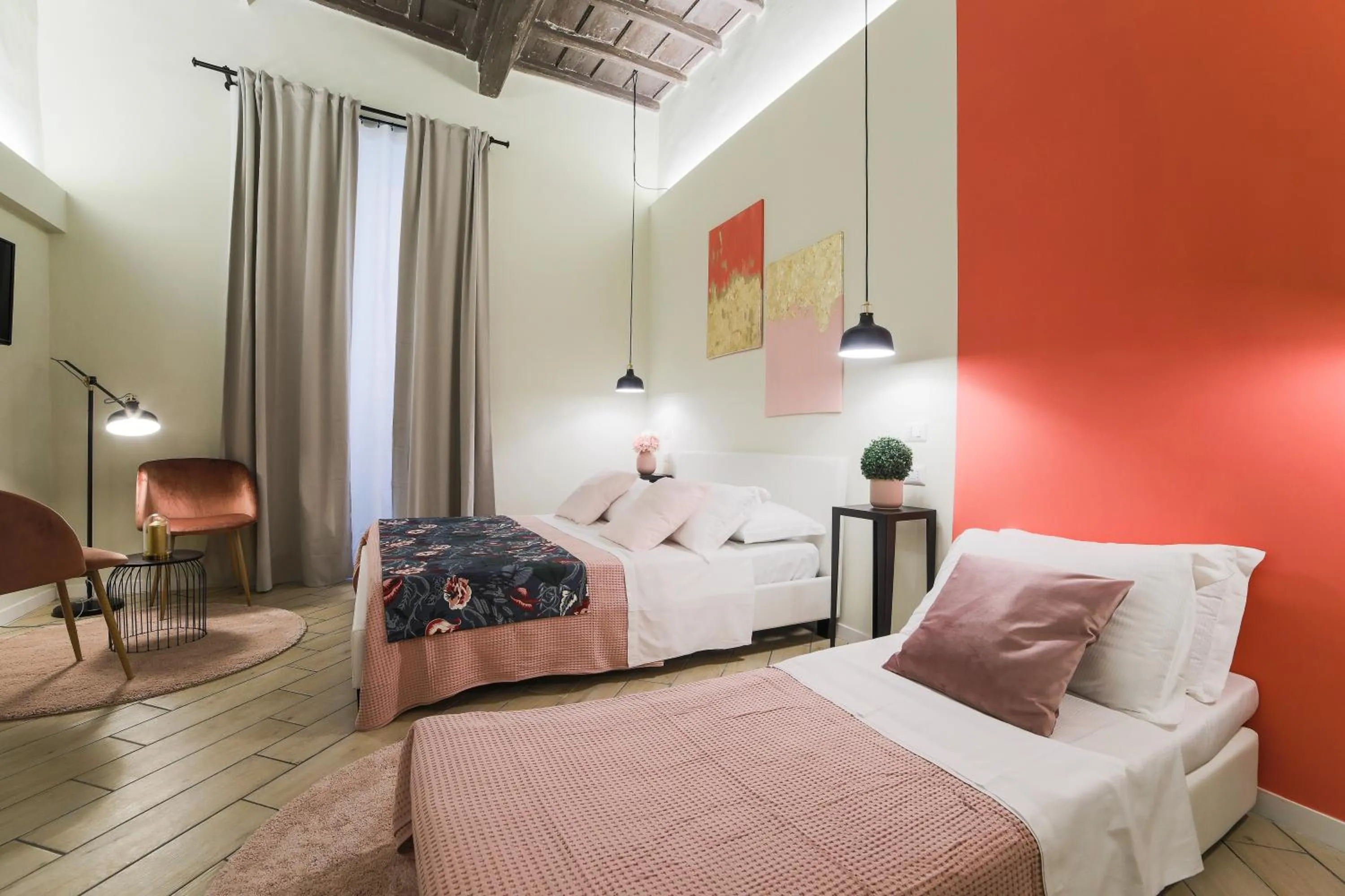 Photo of the whole room, Bed in Pantheon Unique Rooms