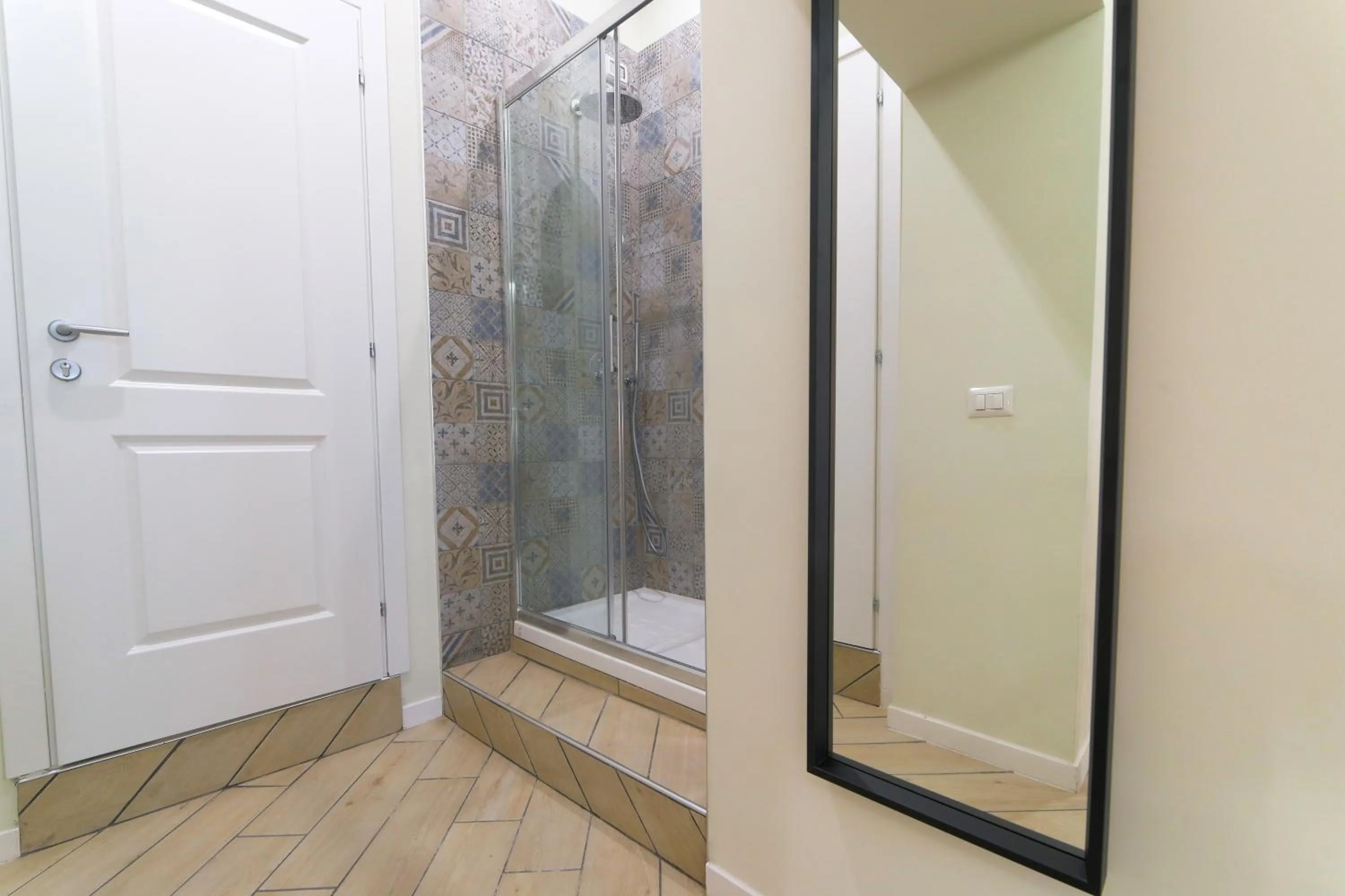 Shower in Pantheon Unique Rooms