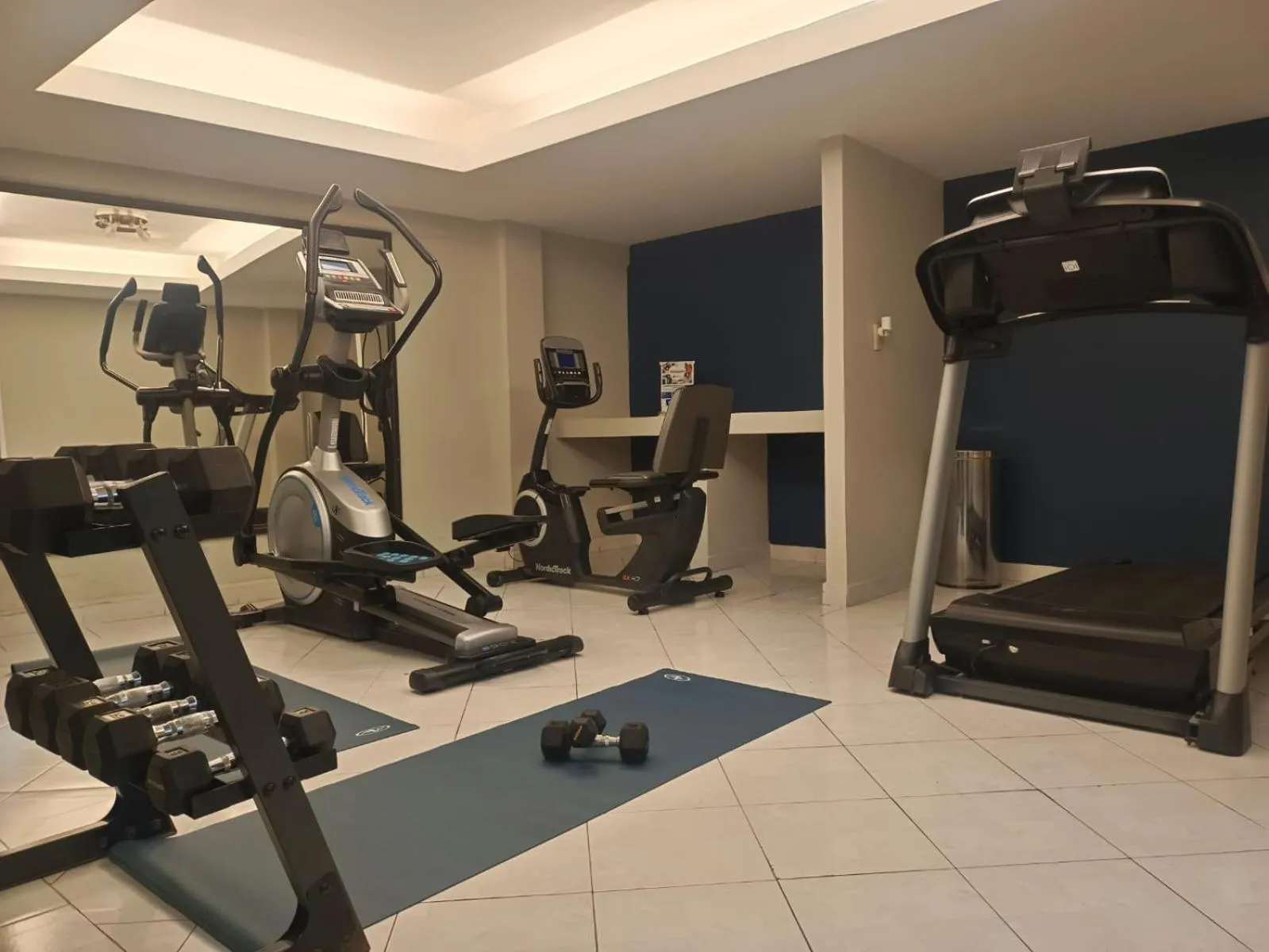 Fitness centre/facilities in Best Western Real Tula Express