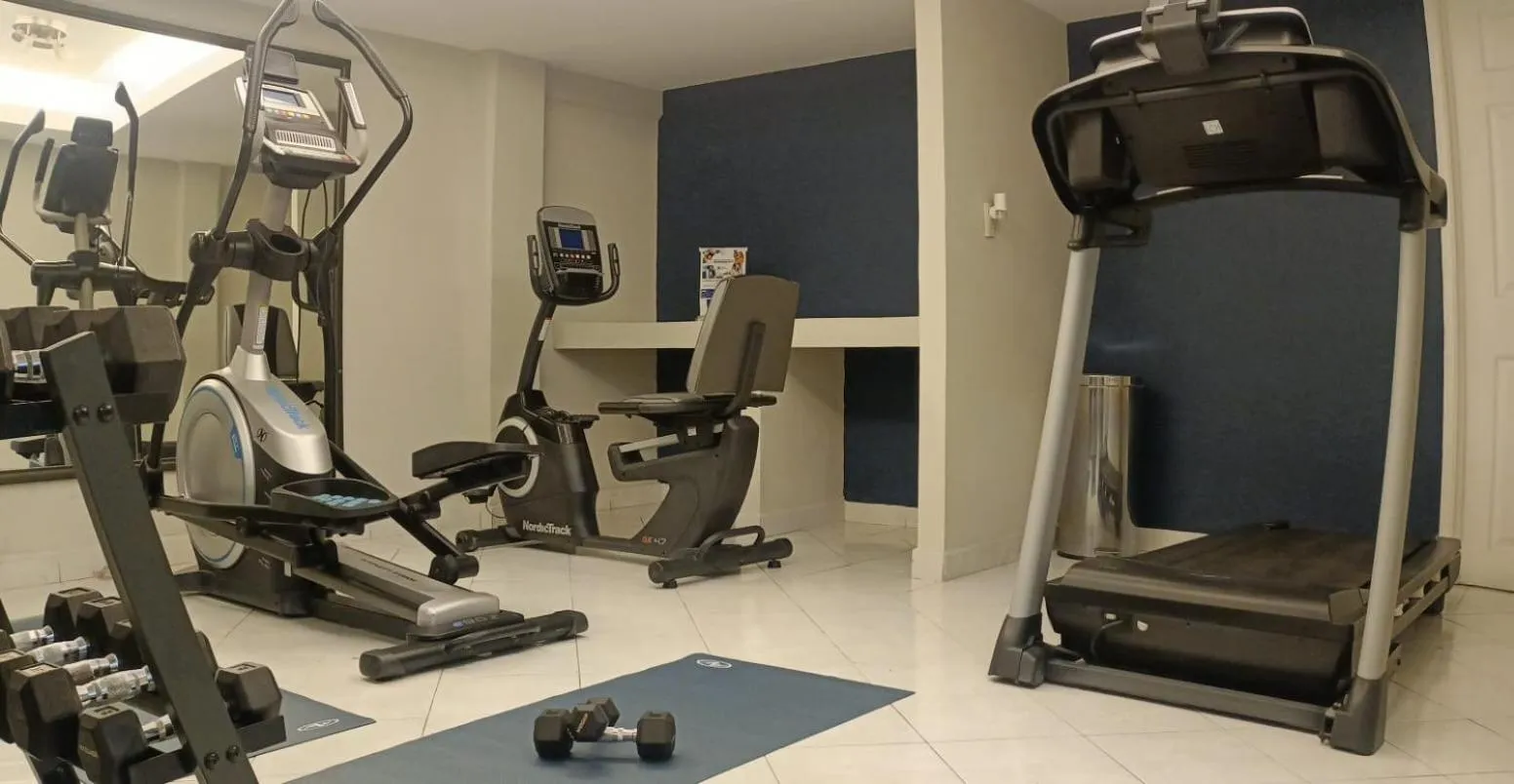 Fitness centre/facilities in Best Western Real Tula Express