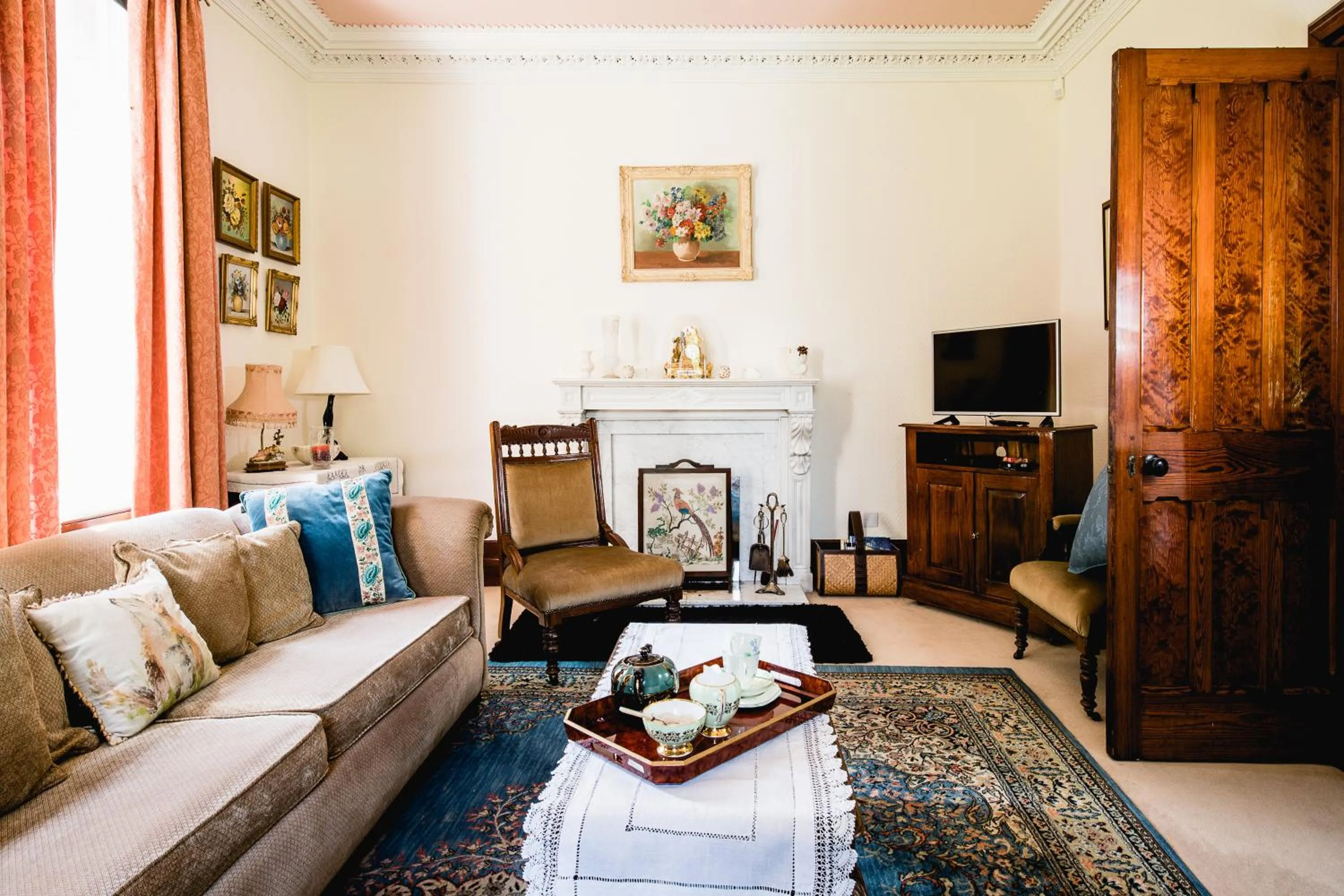 Living room in Kiltariff Hall Country House
