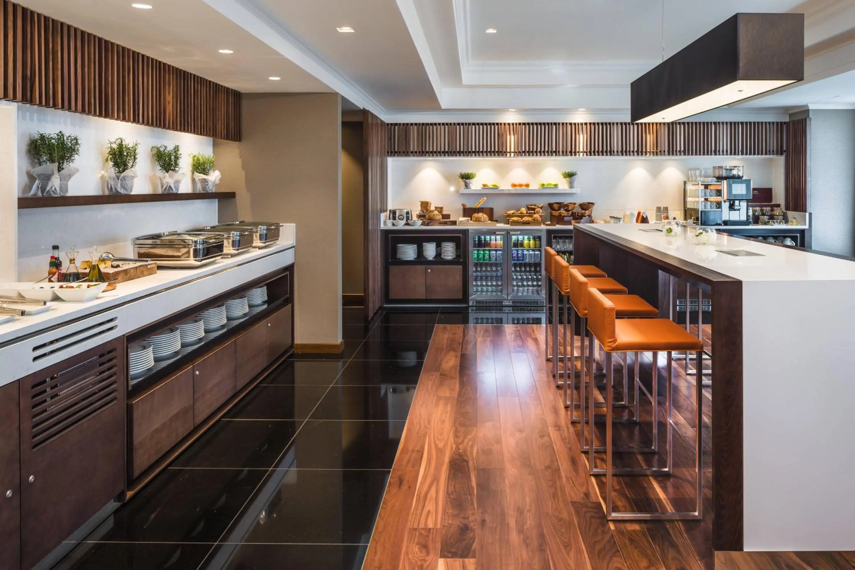 Lounge or bar in JW Marriott Bucharest Grand Hotel