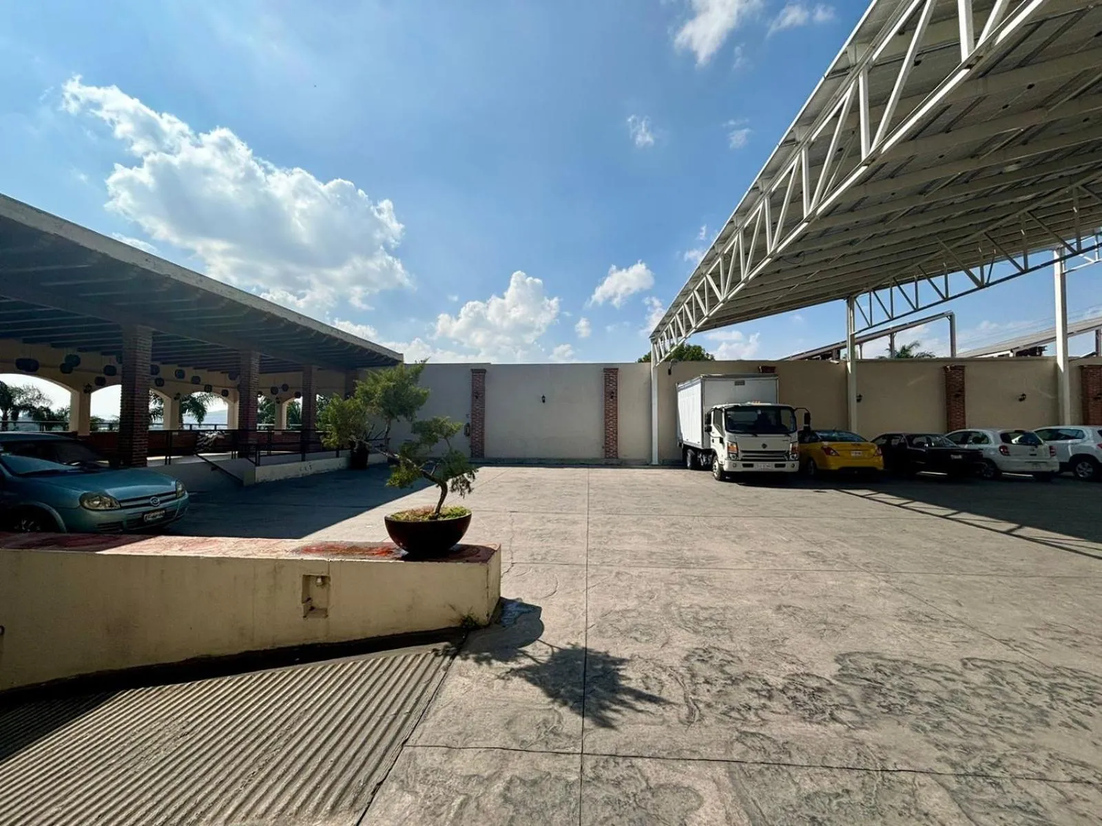 Parking in Hotel Posada Virreyes