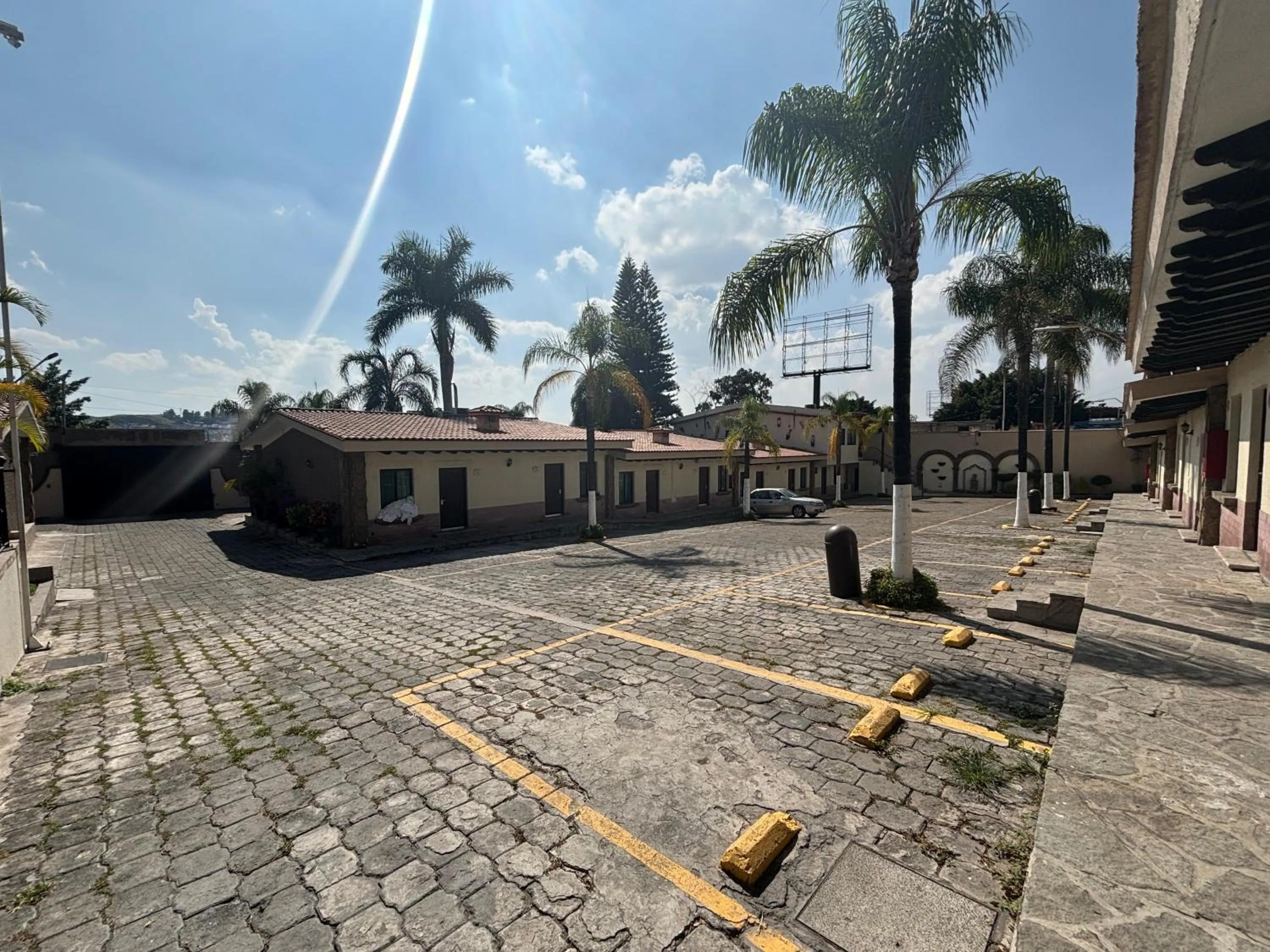 Parking in Hotel Posada Virreyes