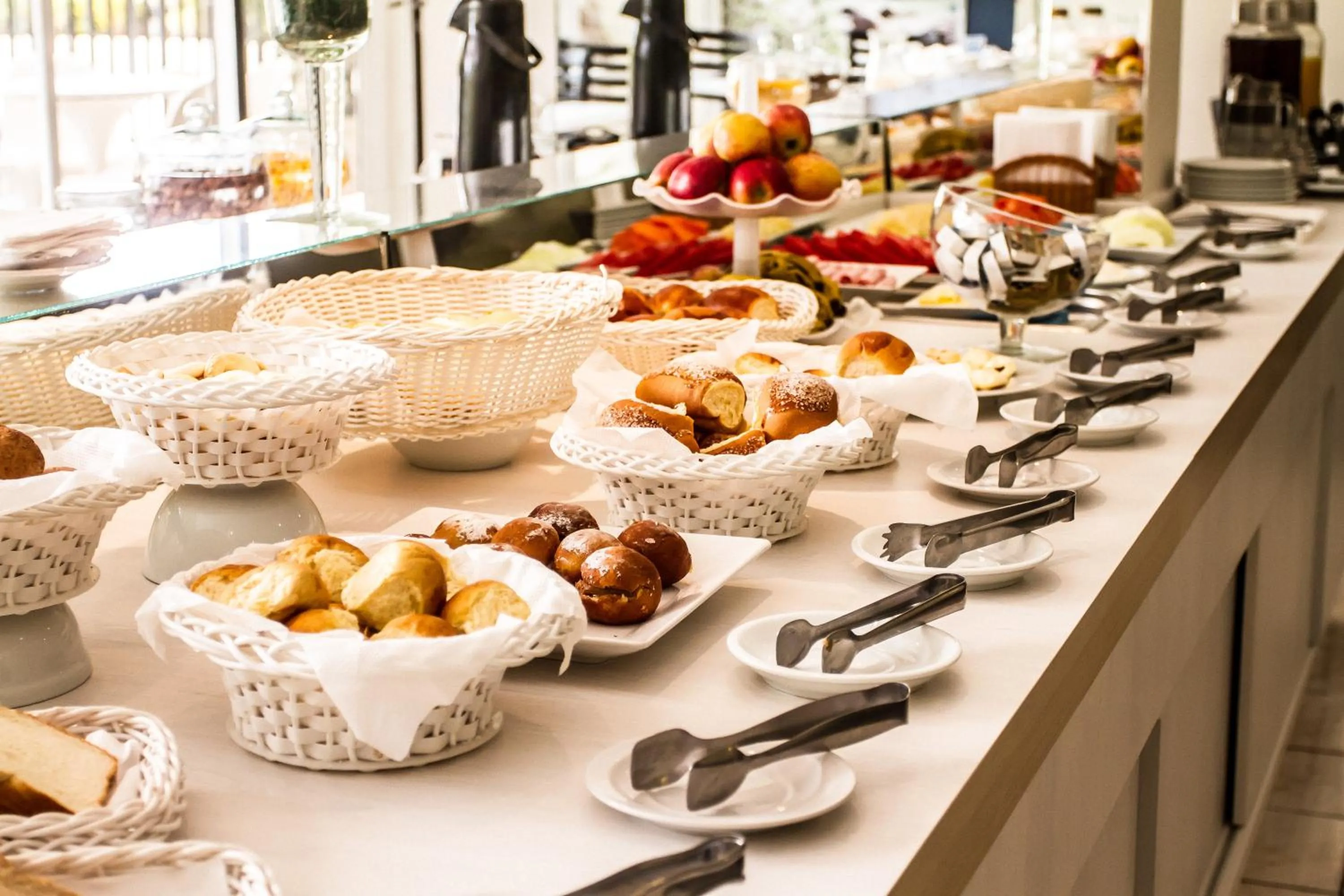 Breakfast in Hotel Binder Quality Inn