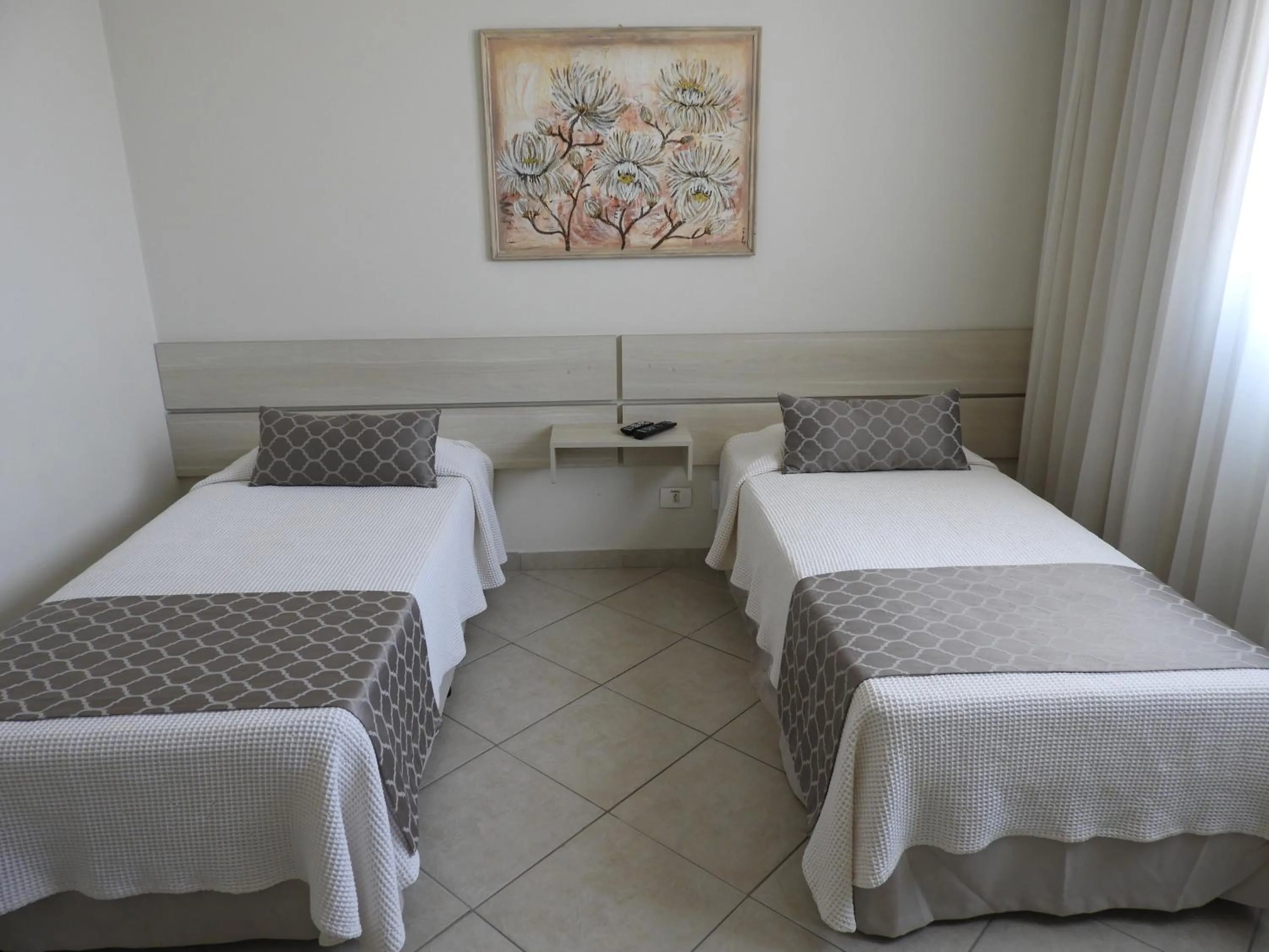 Bed in Hotel Binder Quality Inn