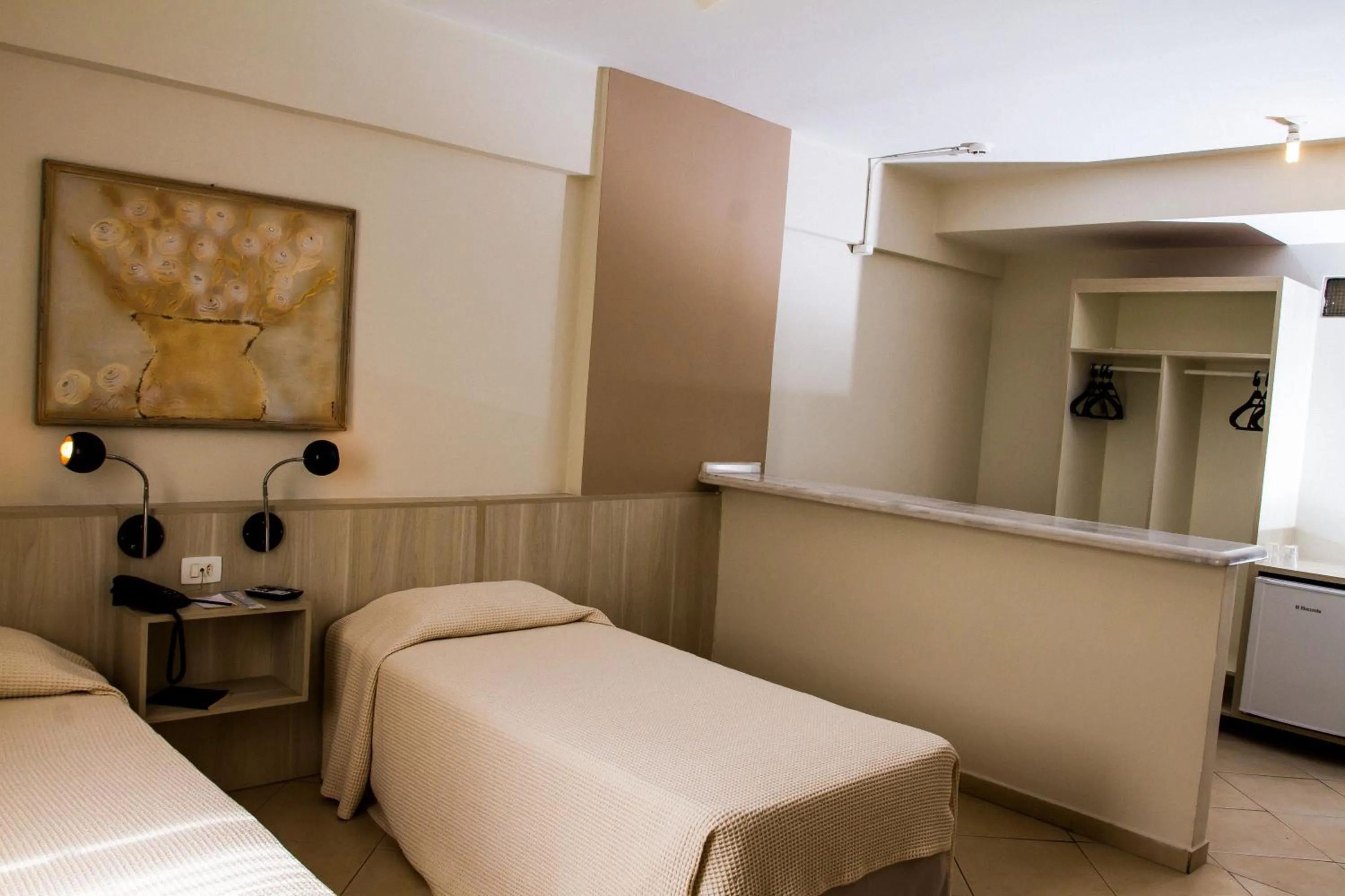 Bed in Hotel Binder Quality Inn