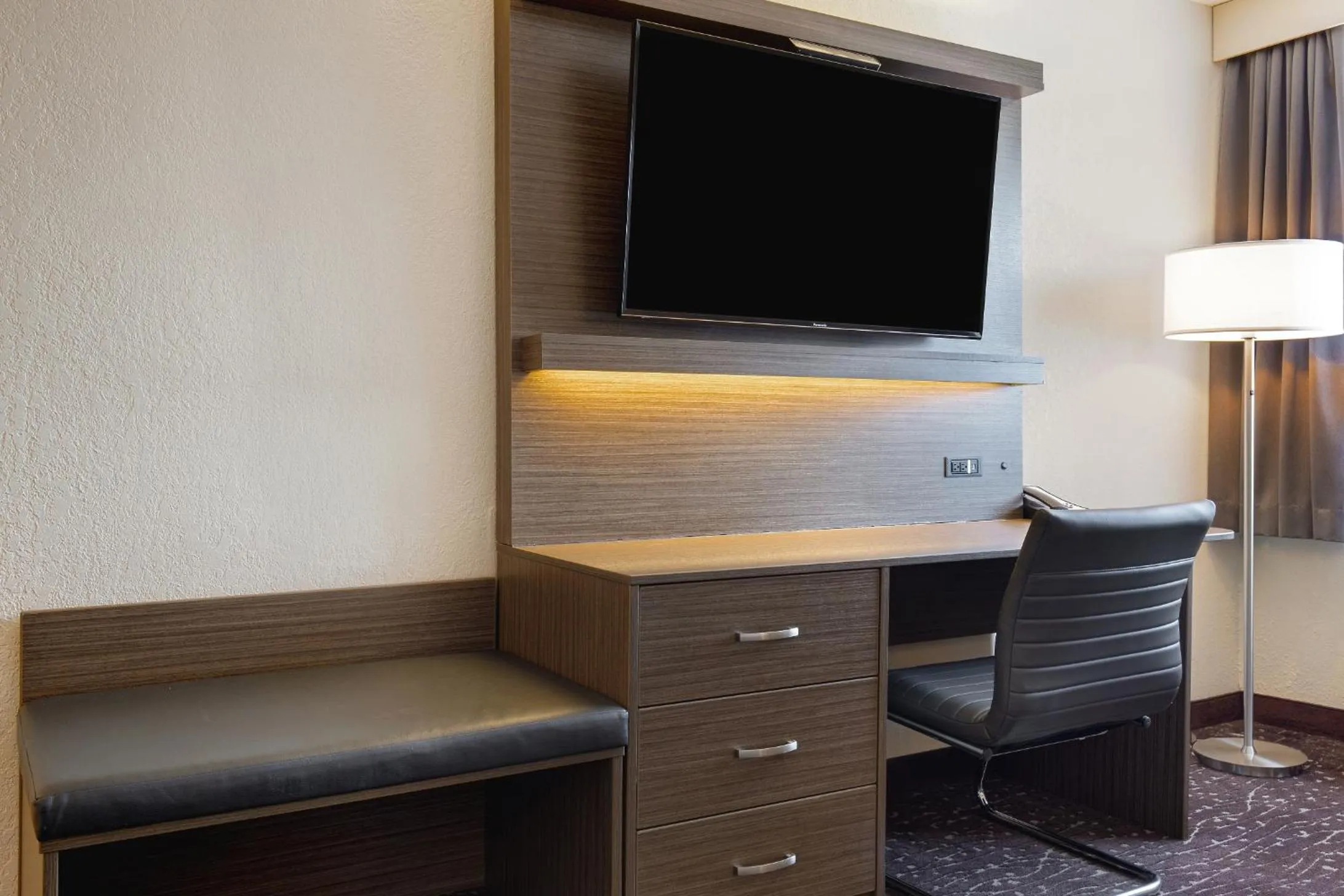 Bedroom in Days Inn & Conference Centre by Wyndham Prince Albert