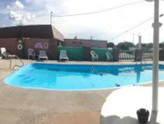 Swimming pool in Cozy Inn