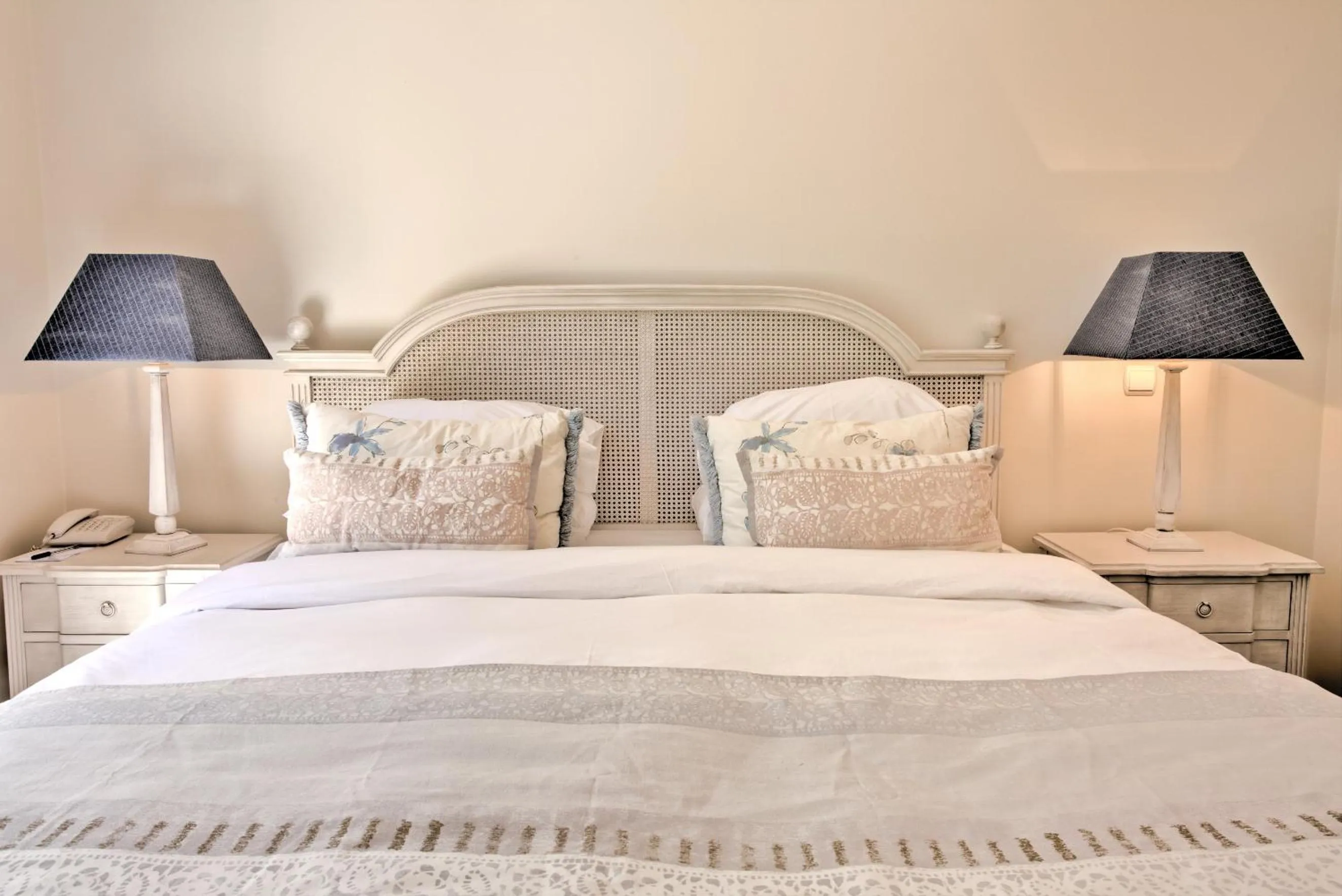 Decorative detail, Bed in Quinta Jacintina - My Secret Garden Hotel