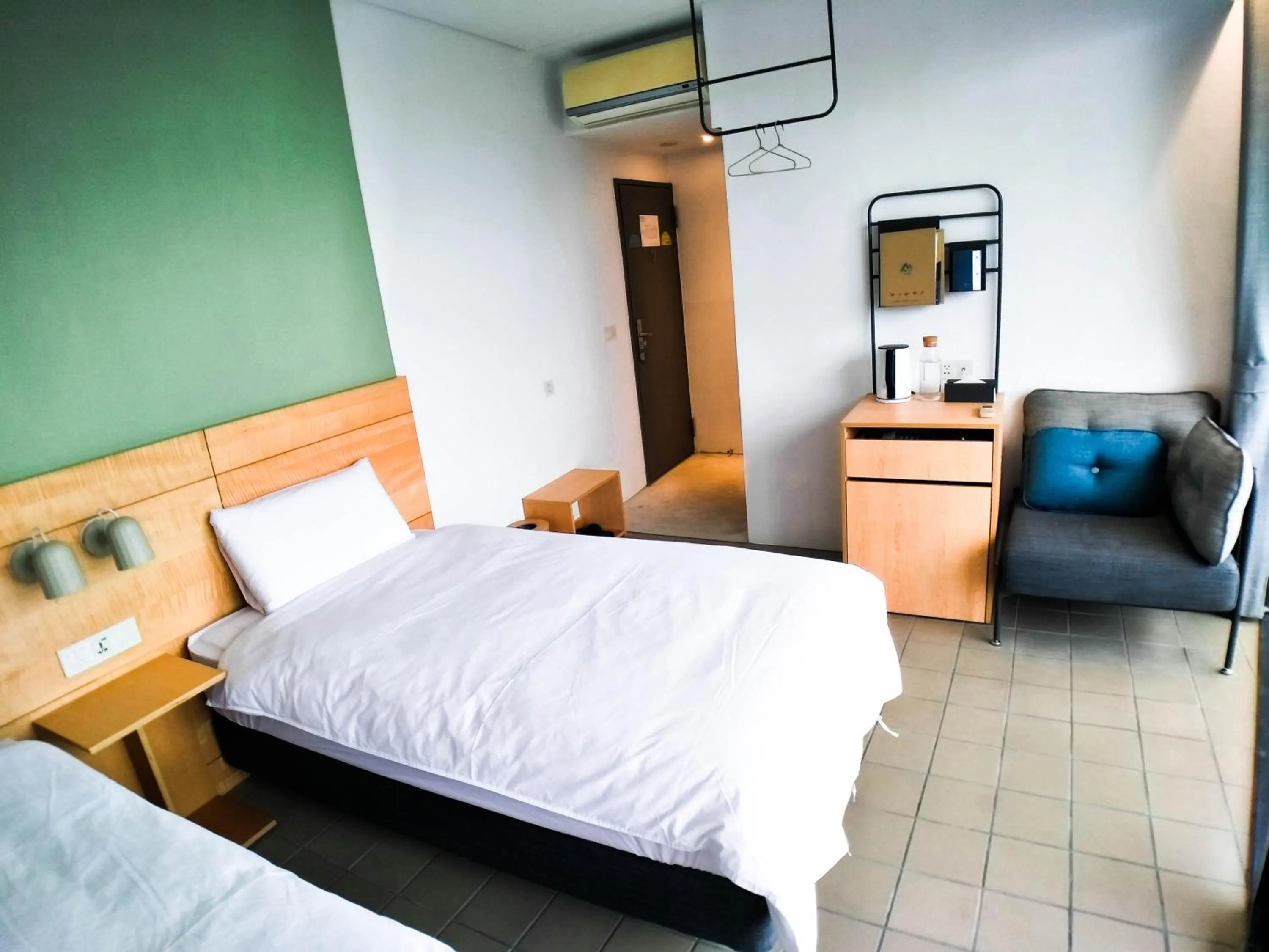 Standard Twin Room in Dayspring Inn