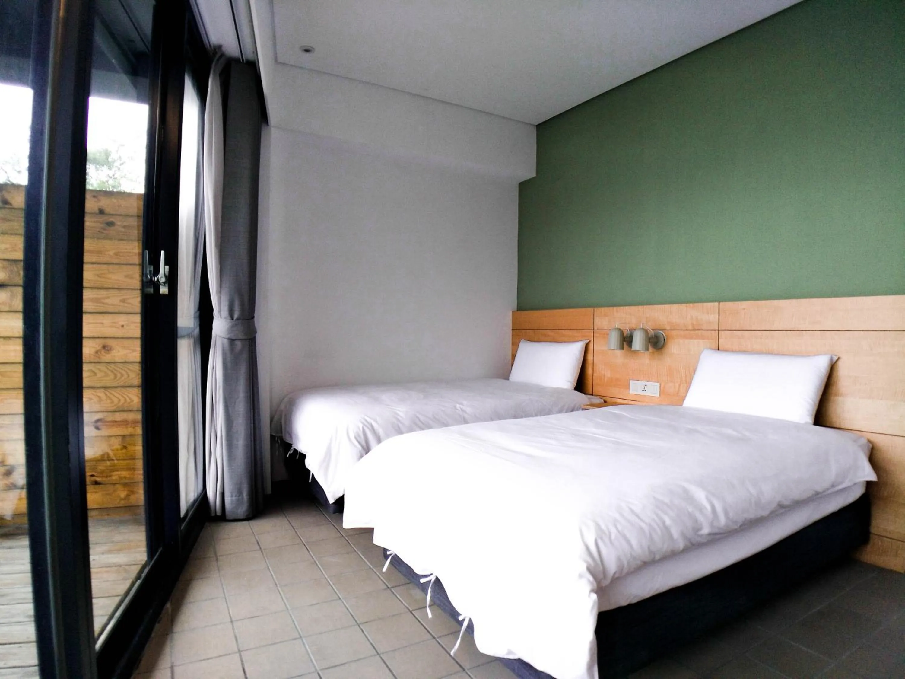 Standard Twin Room in Dayspring Inn