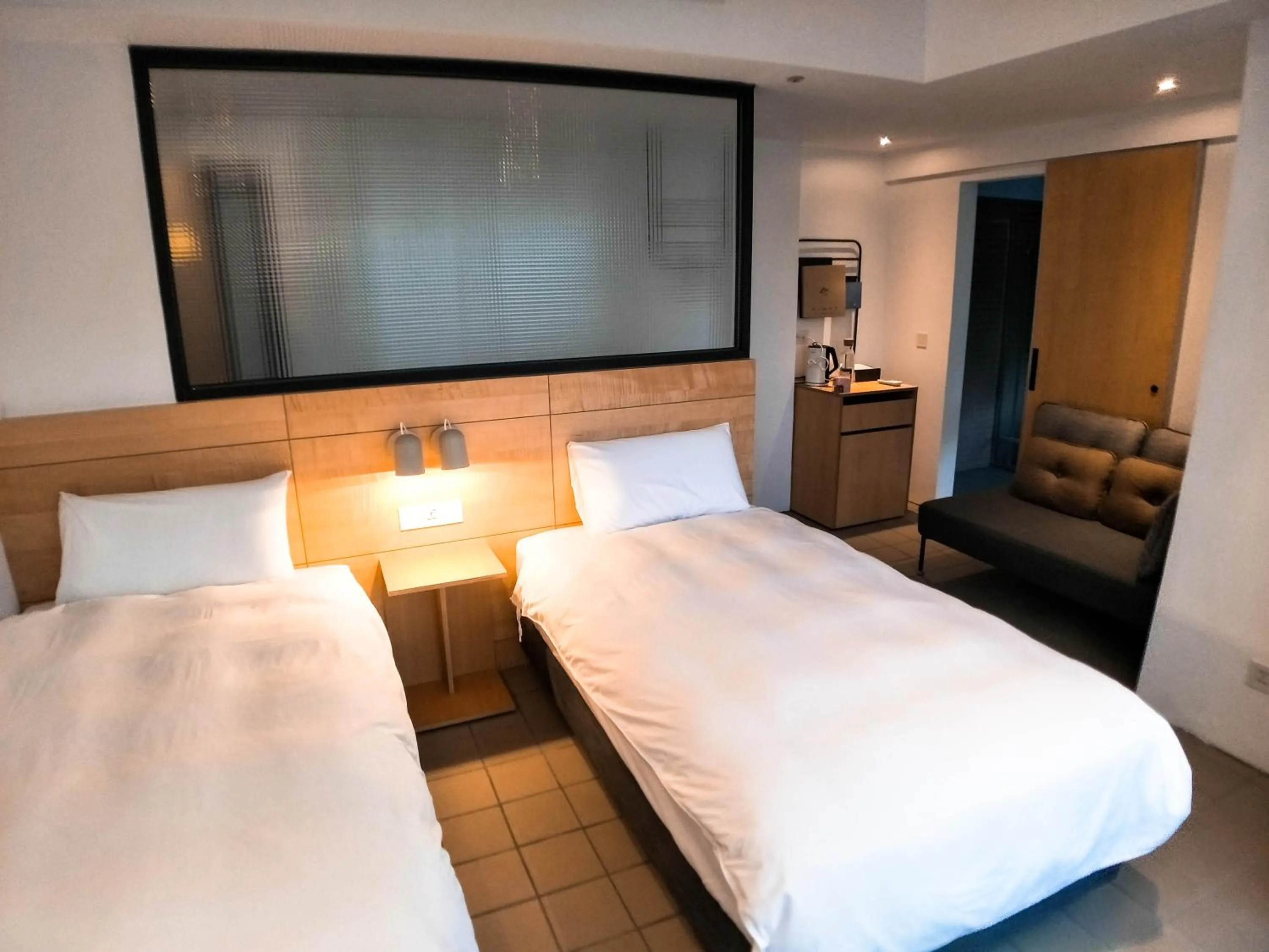 Twin Room with Bath in Dayspring Inn