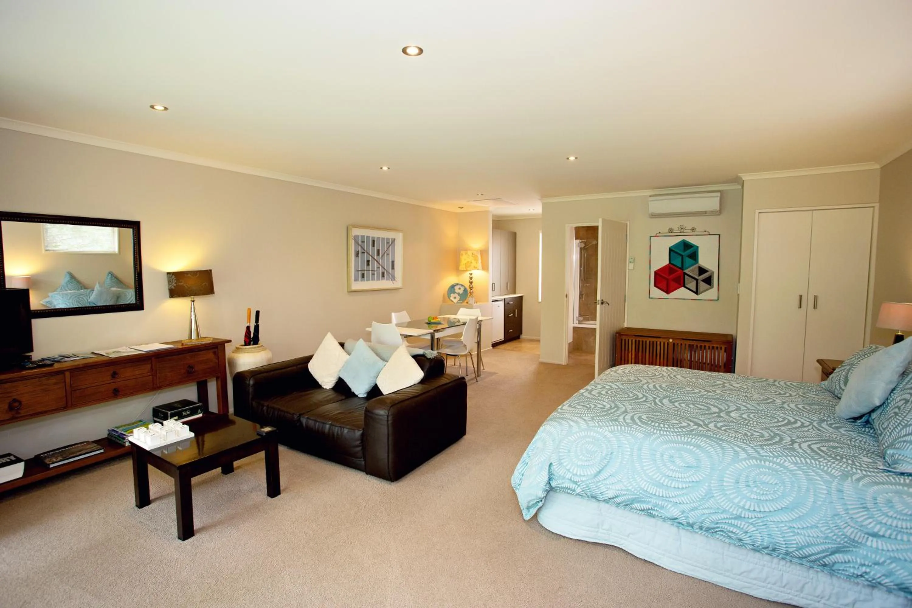 Bed in Marchmont Gardens