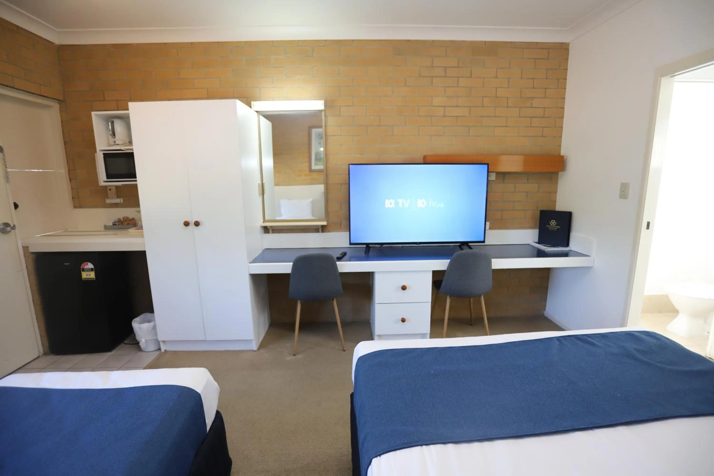 Bed in Great Eastern Motor Inn Gympie