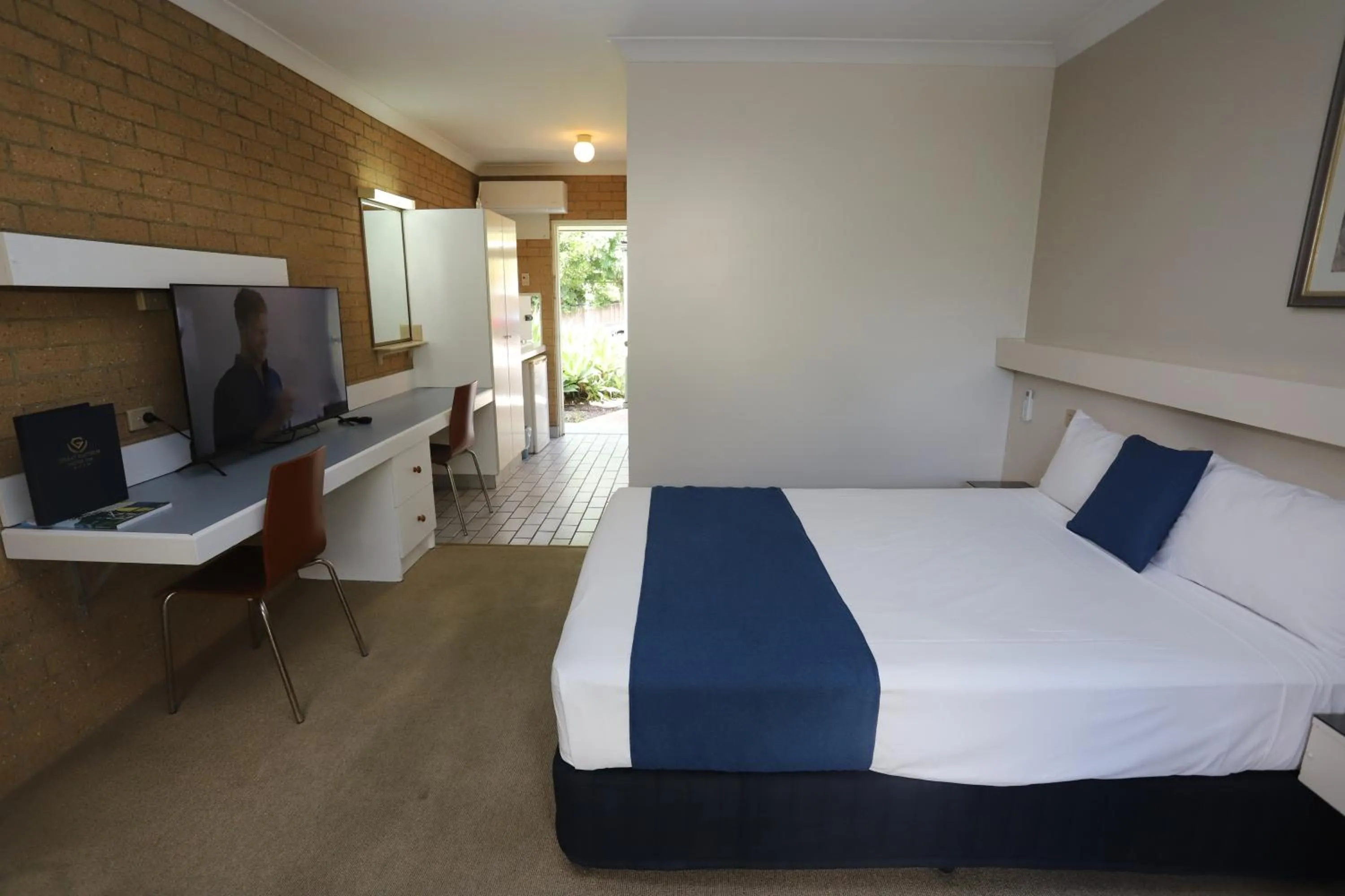 Bed in Great Eastern Motor Inn Gympie