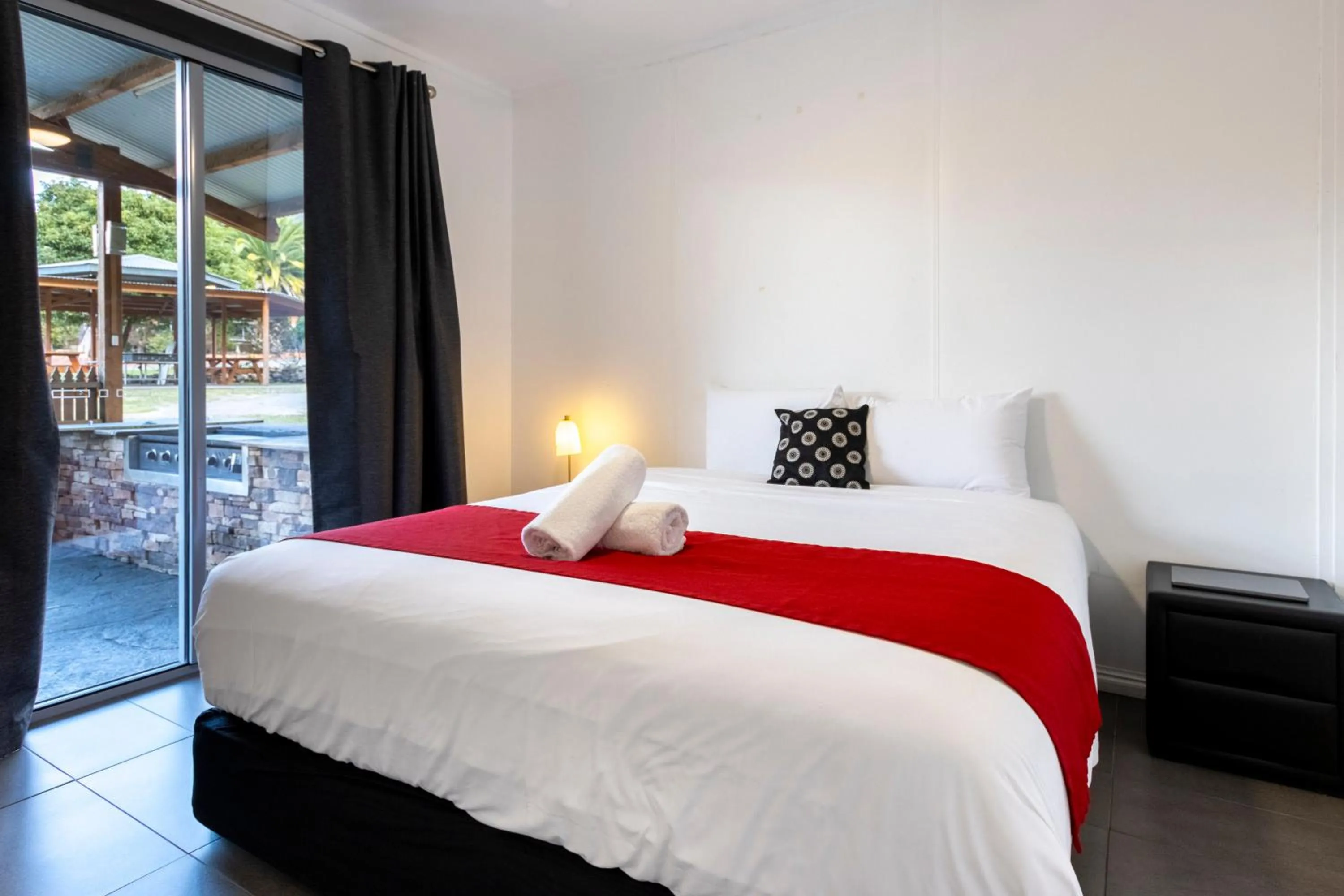 Bed in The Grampians Motel