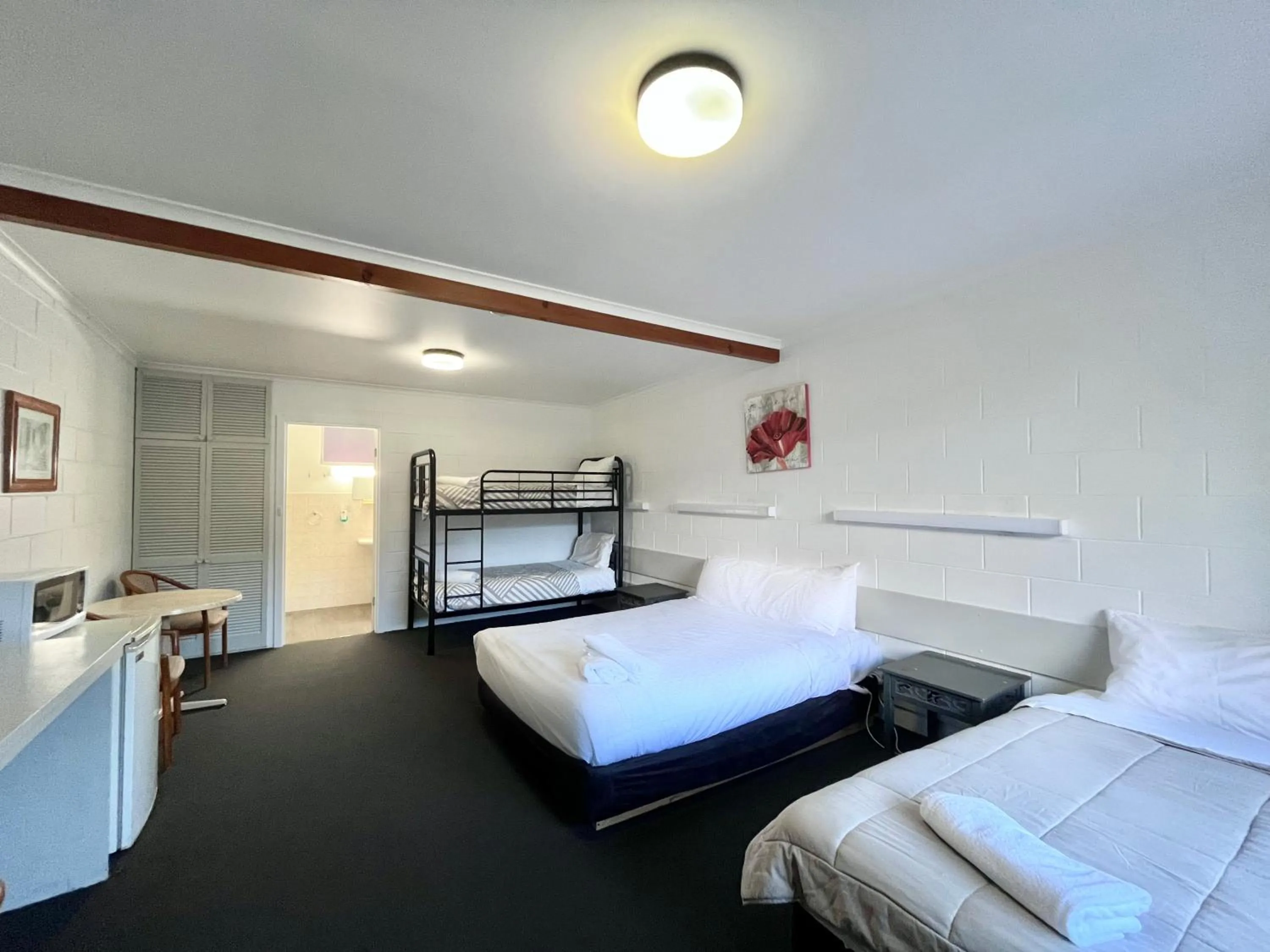 Bed in The Grampians Motel